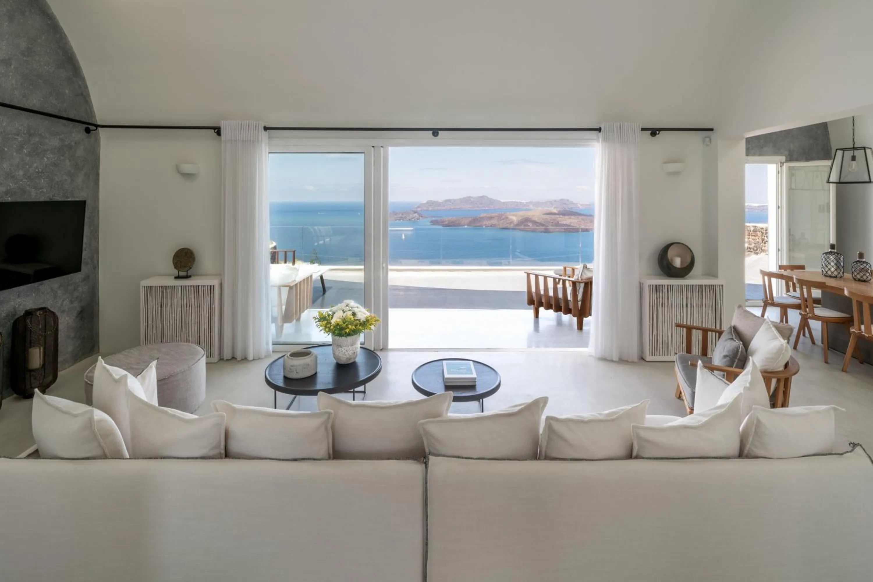 Living room in Vedema, a Luxury Collection Resort, Santorini
