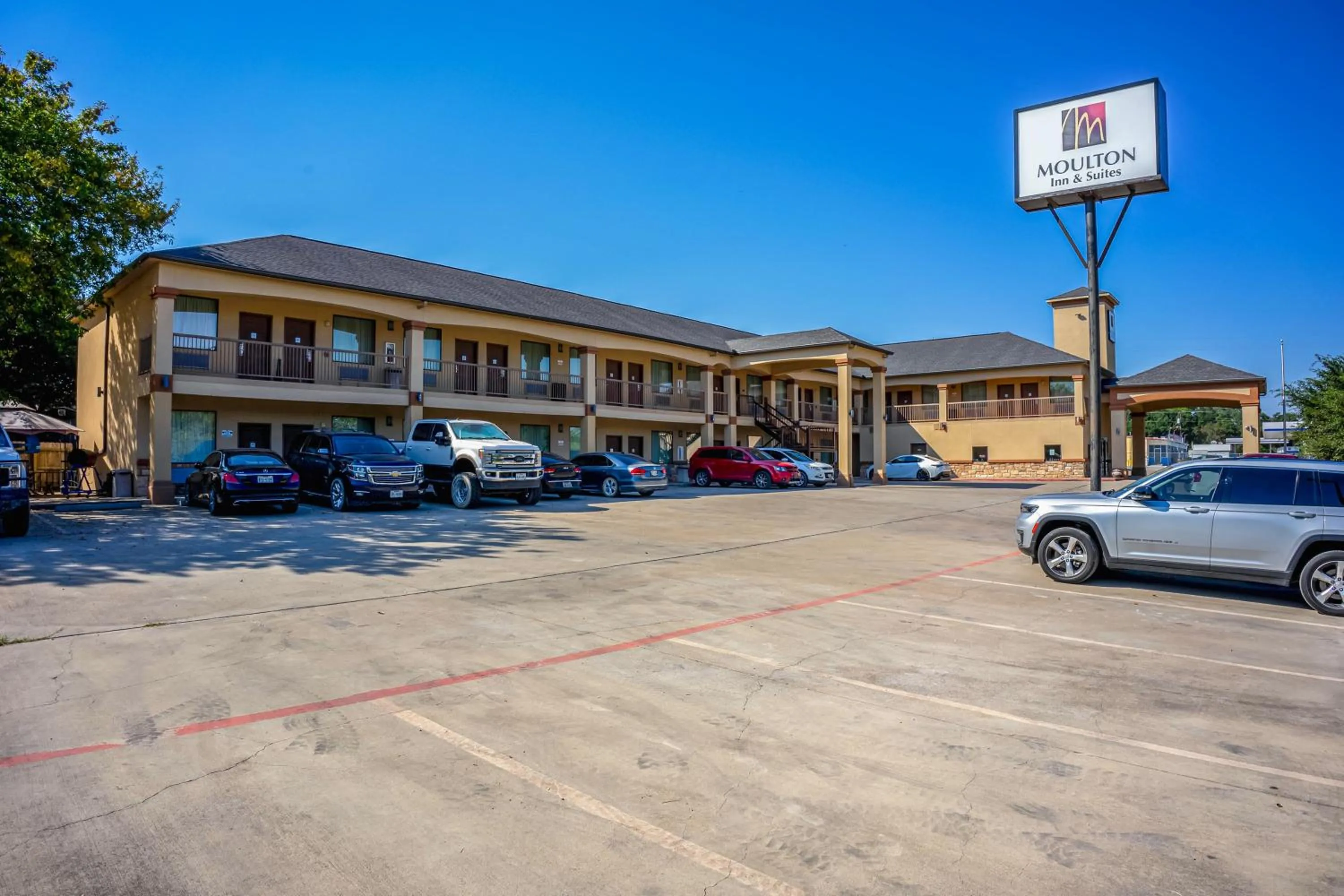 Facade/entrance in Moulton Inn & Suites By OYO Near Shiner TX