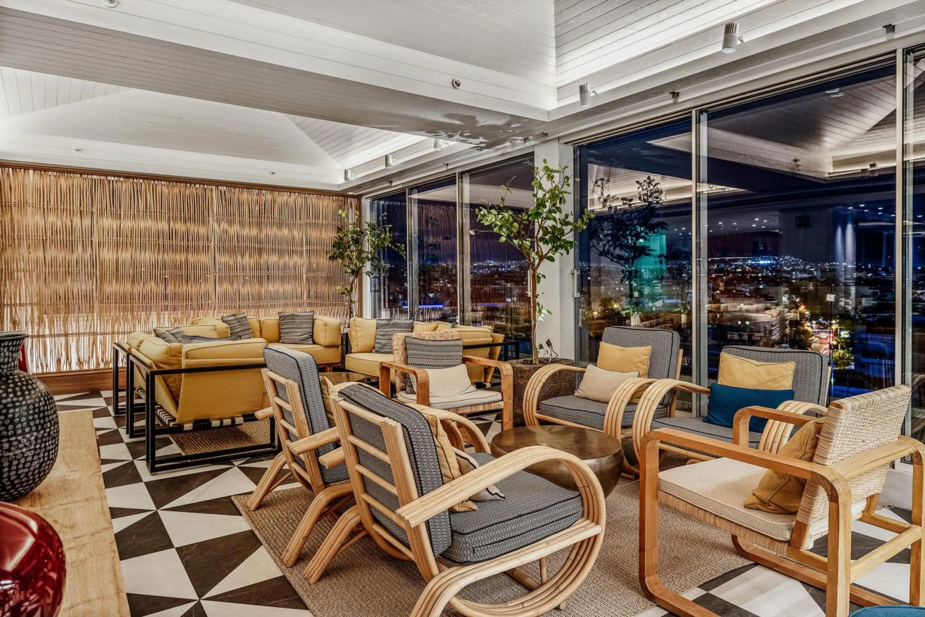 Restaurant/places to eat in Athens Marriott Hotel