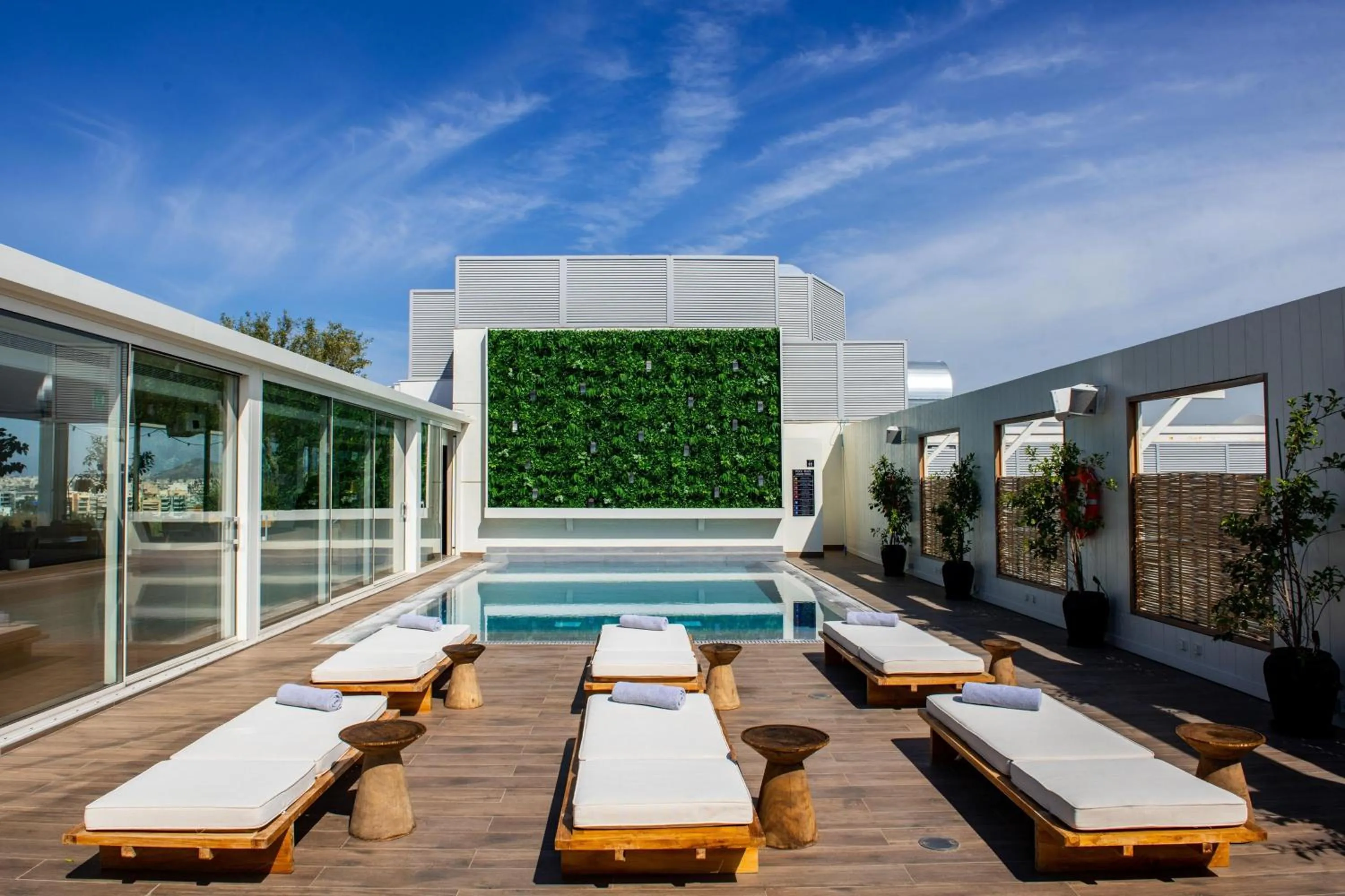 Swimming pool in Athens Marriott Hotel