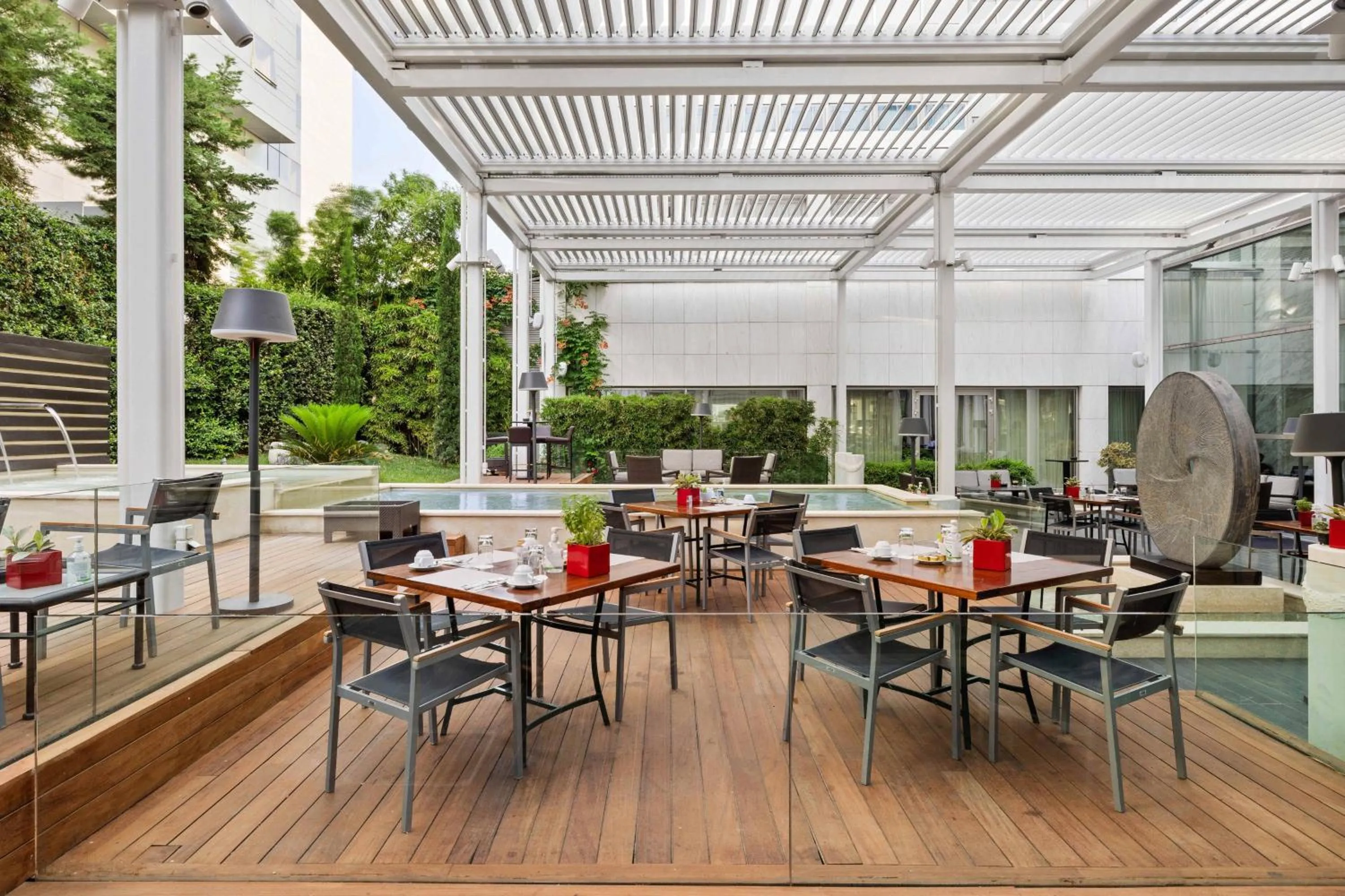 Restaurant/places to eat in Athens Marriott Hotel