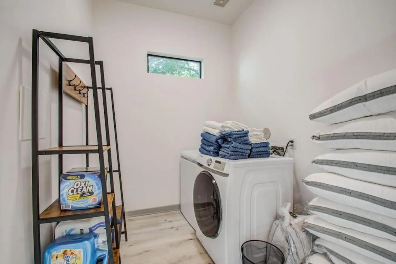 Other in Modern 4 Bedroom 4 Full Bathroom Near Downtown