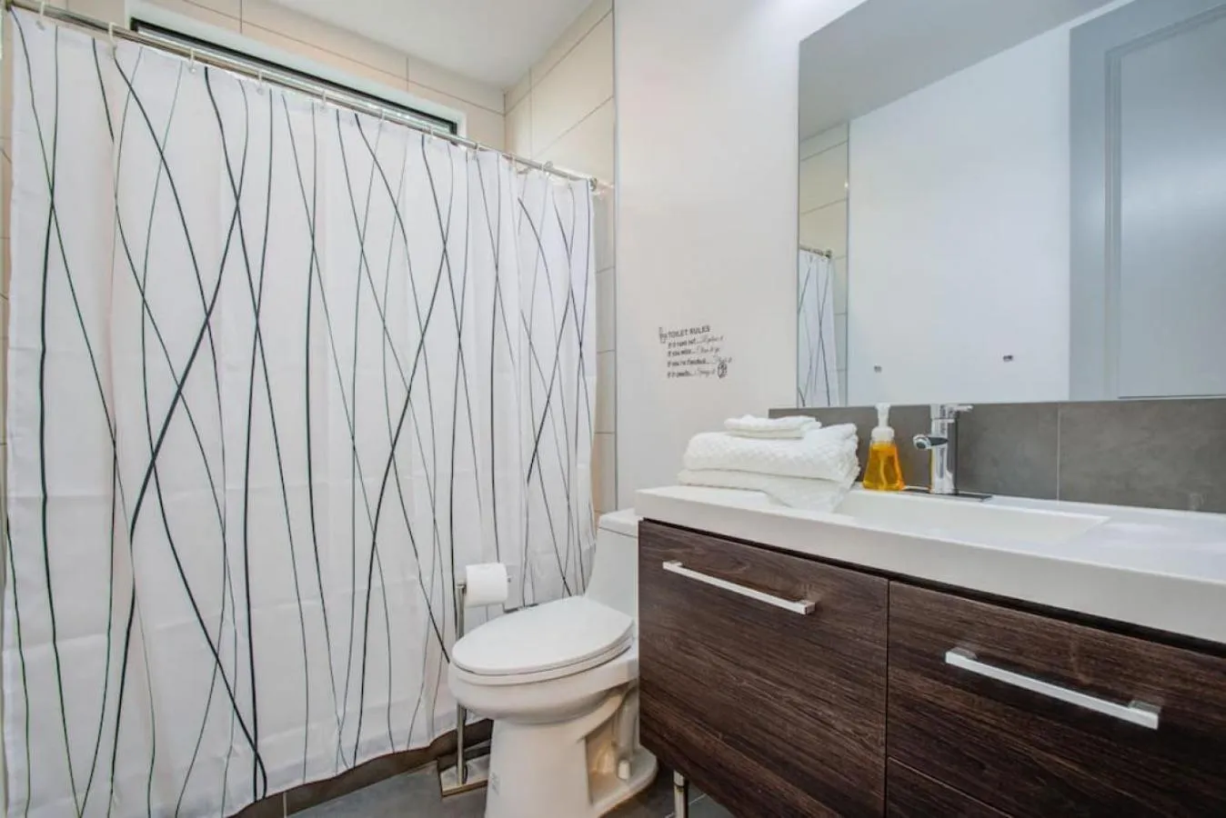 Bathroom in Modern 4 Bedroom 4 Full Bathroom Near Downtown