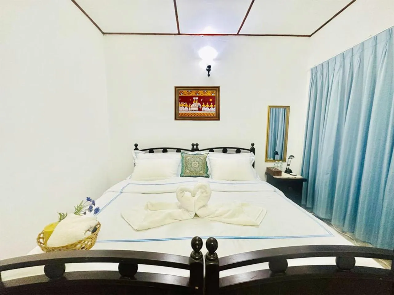 Bed in Sea Breeze Guest House Negombo