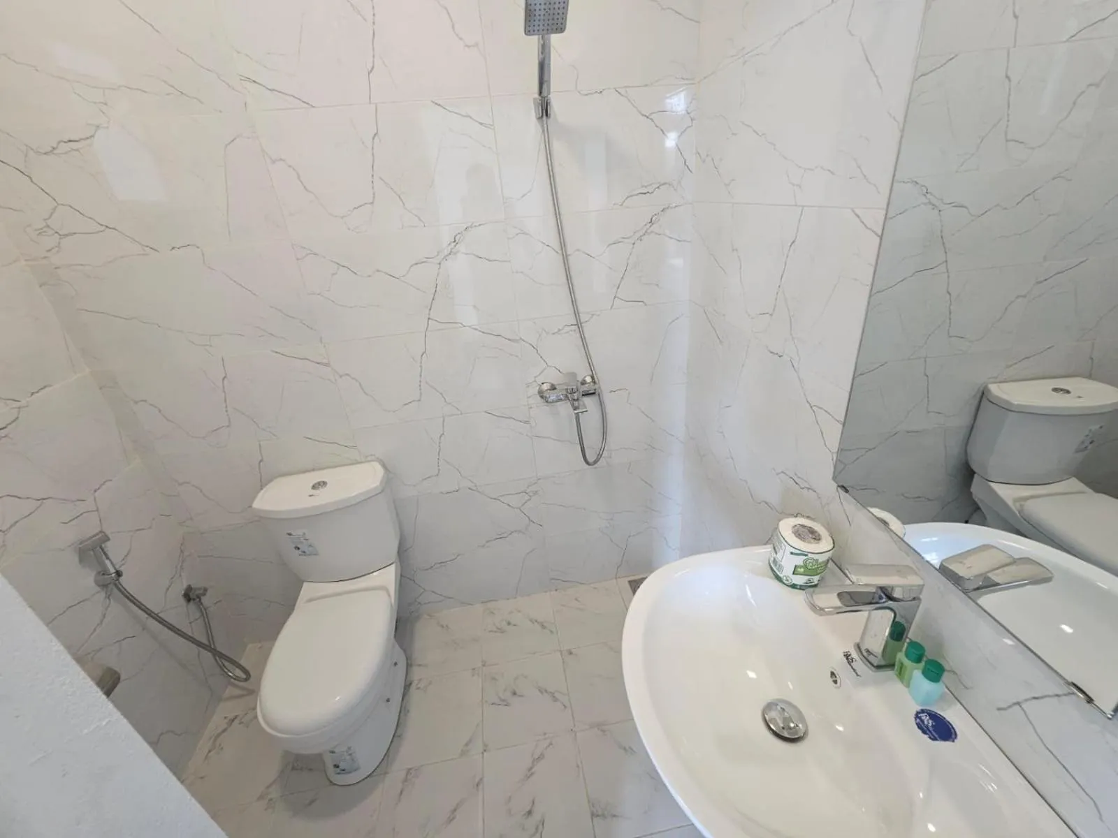 Bathroom in Sea Breeze Guest House Negombo