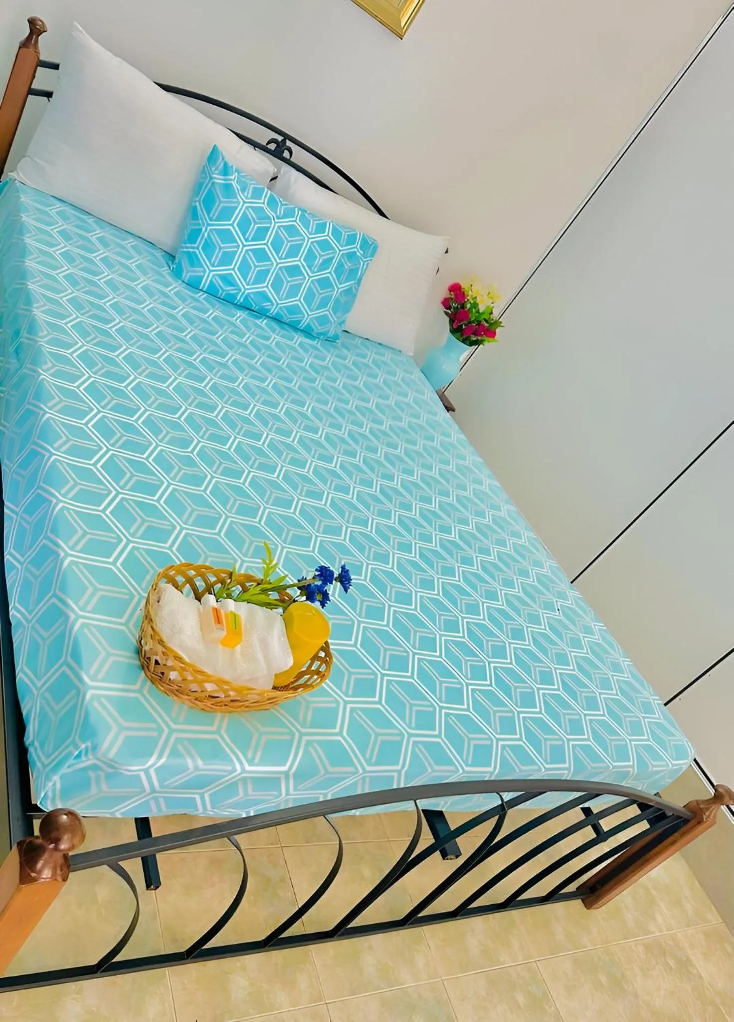 Bed in Sea Breeze Guest House Negombo