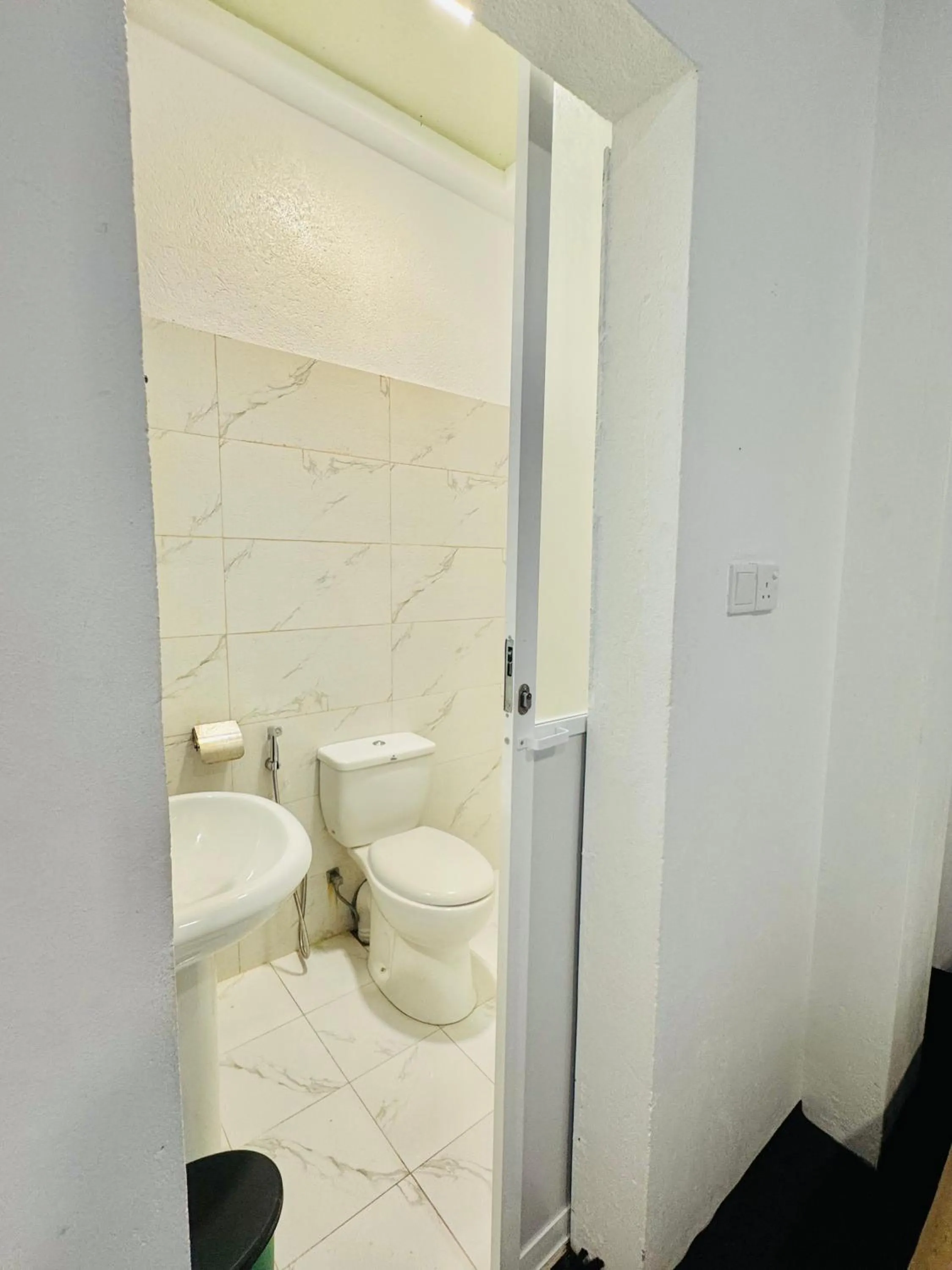 Bathroom in Sea Breeze Guest House Negombo