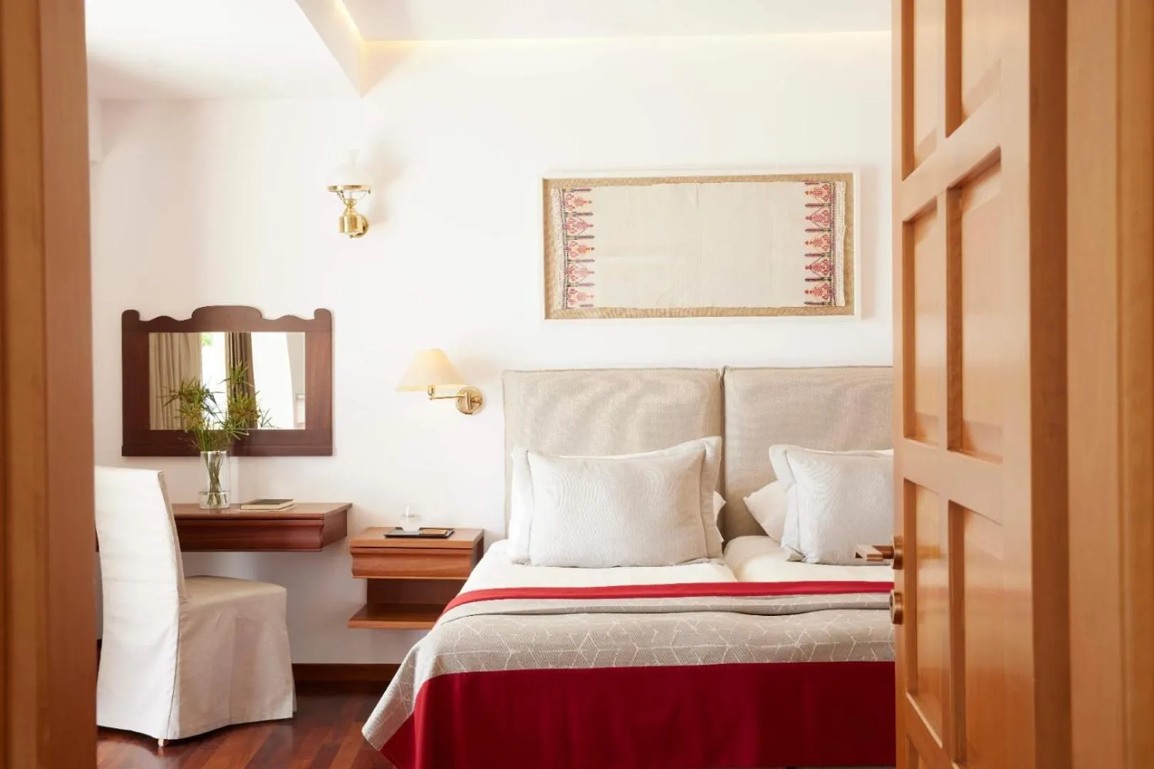 Bed in Elounda Mare Relais & Châteaux Hotel