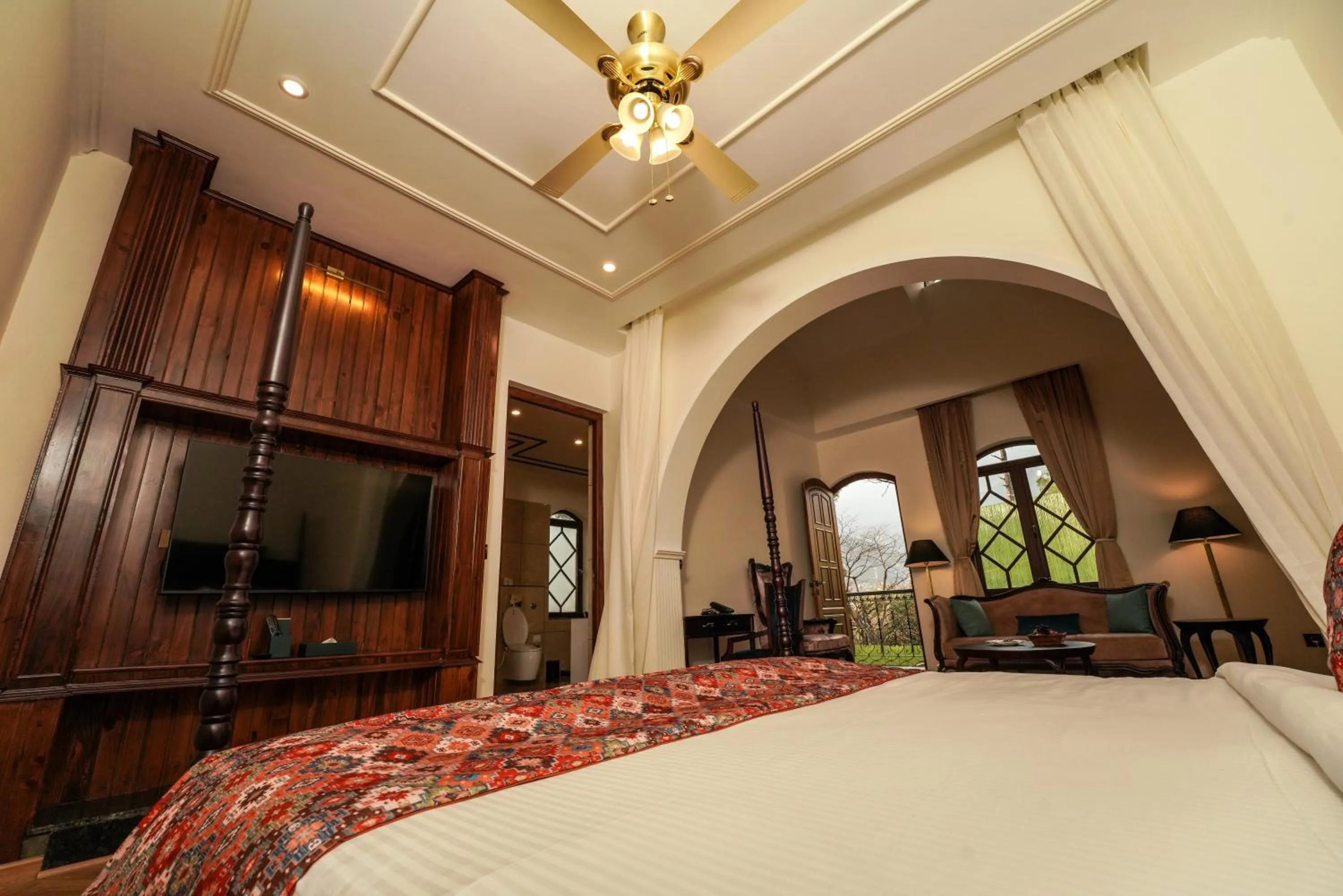 Bed in Infinitea Dakbunglow Palampur