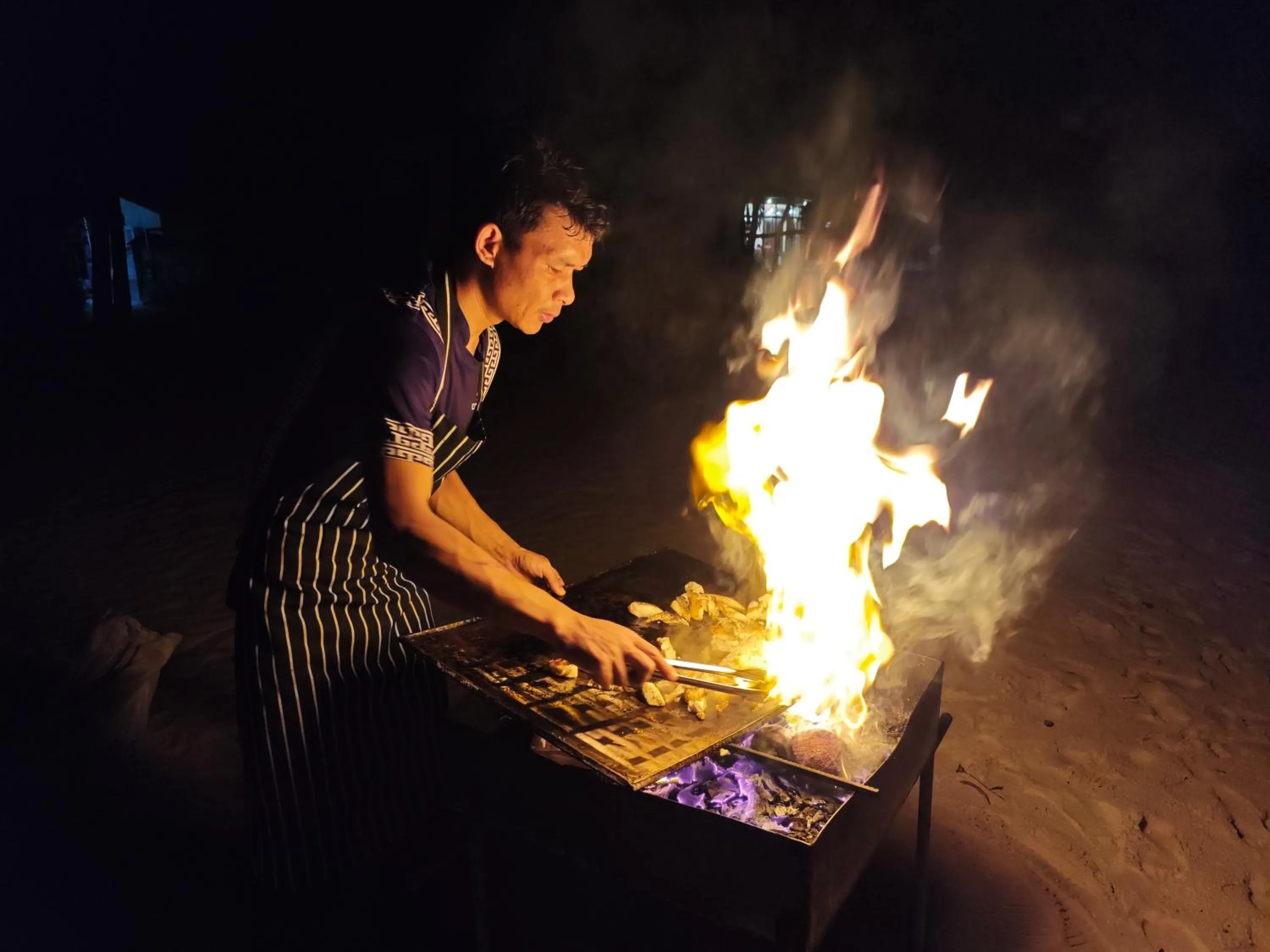 BBQ facilities in Dhonfulhafi Beach View