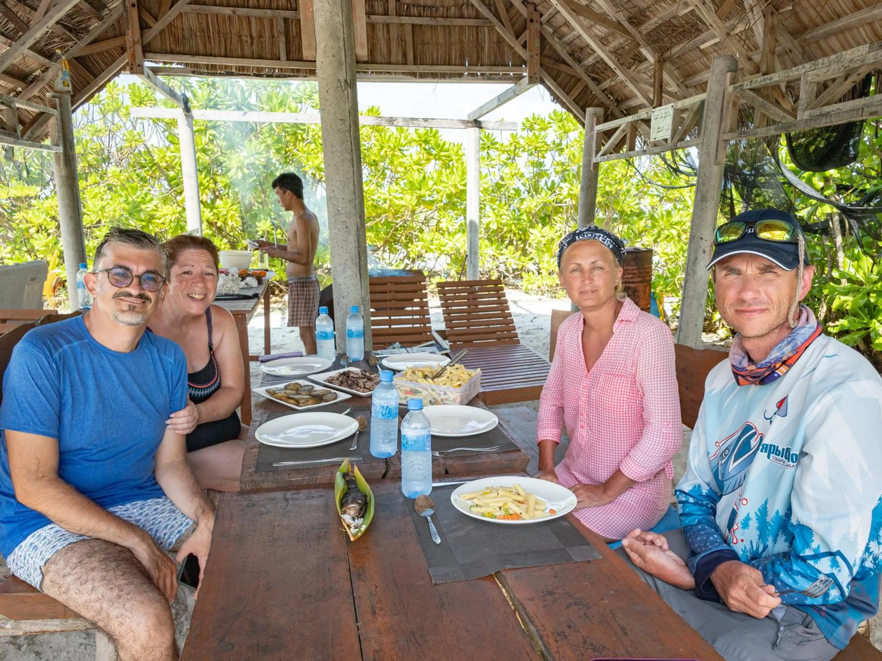 group of guests in Dhonfulhafi Beach View