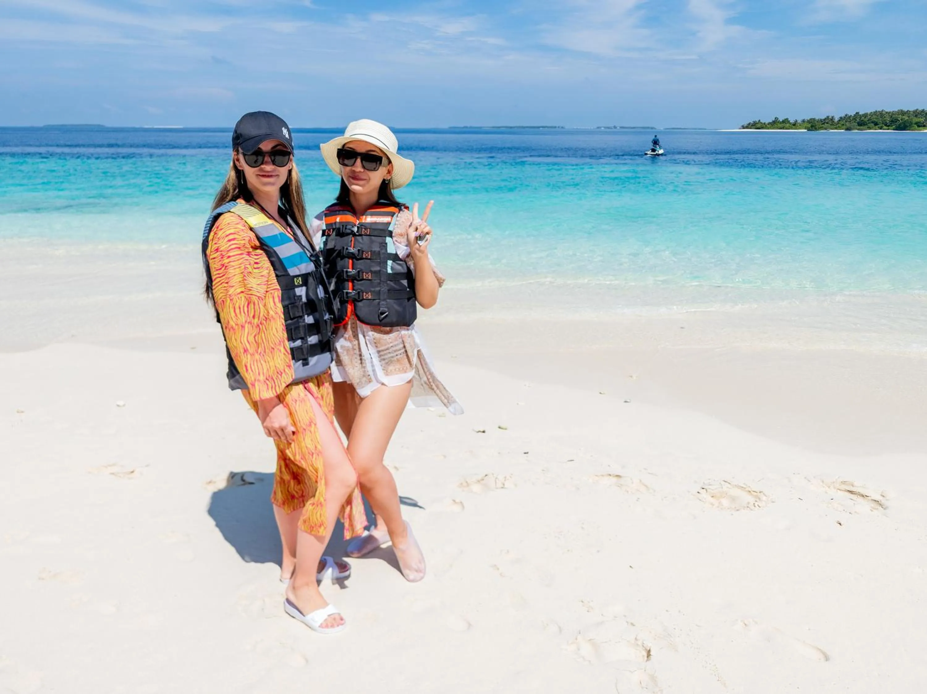 Guests in Dhonfulhafi Beach View