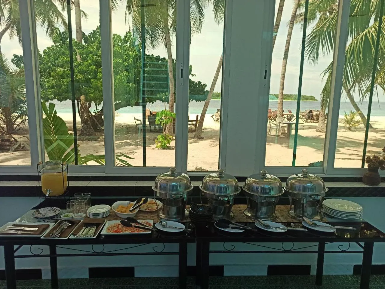 Buffet breakfast in Dhonfulhafi Beach View