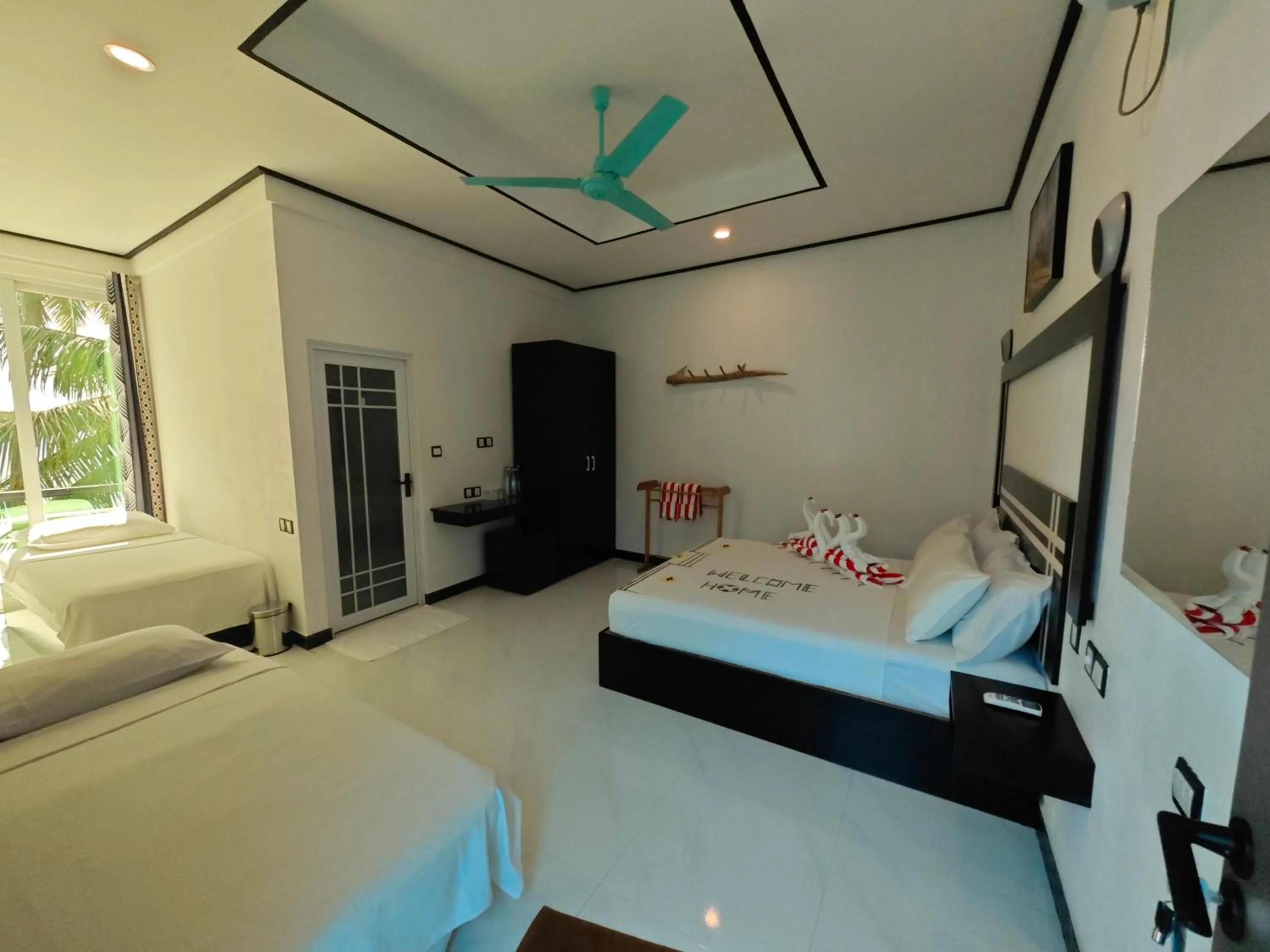 Bedroom, Bed in Dhonfulhafi Beach View
