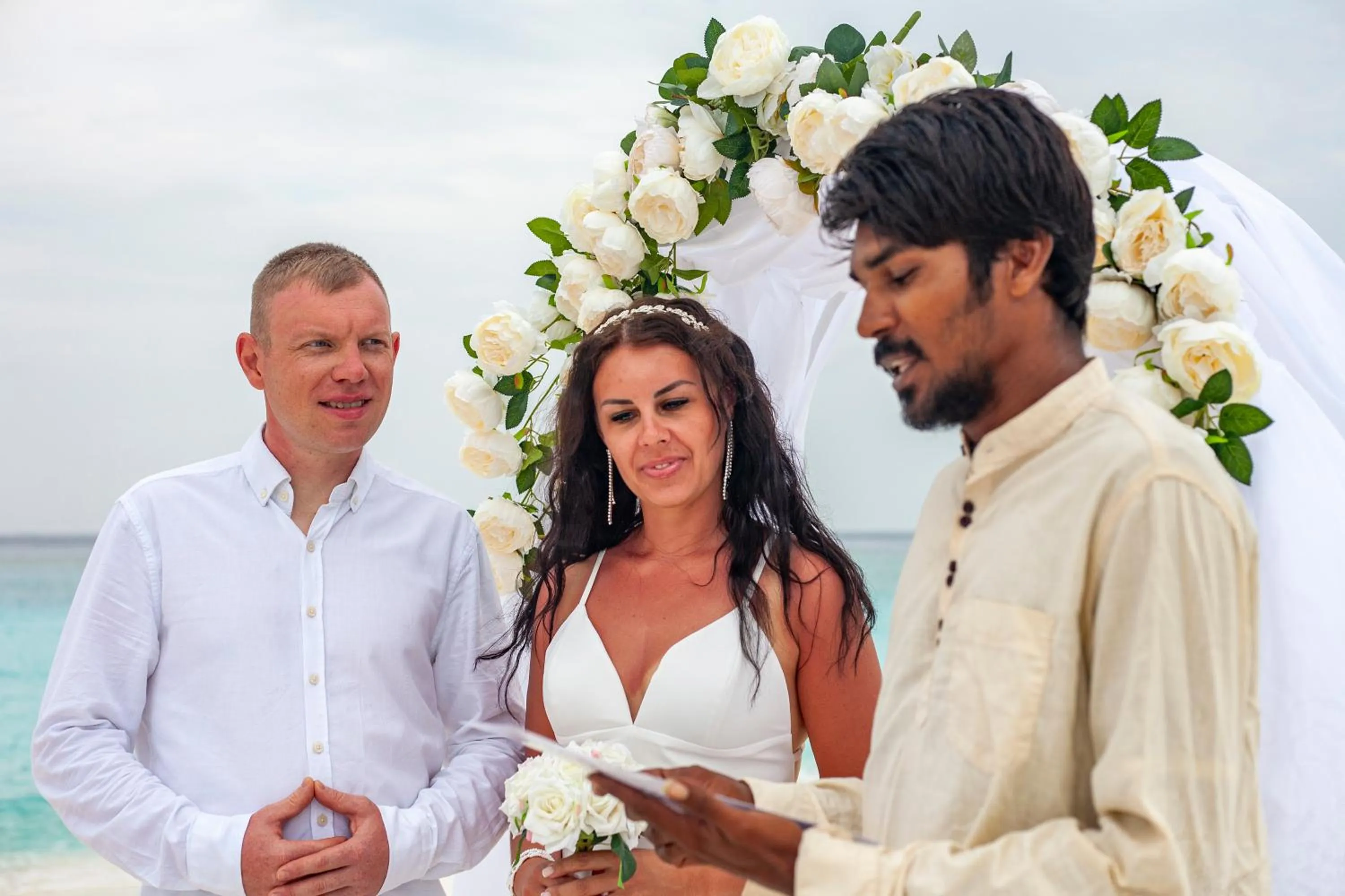 group of guests in Dhonfulhafi Beach View