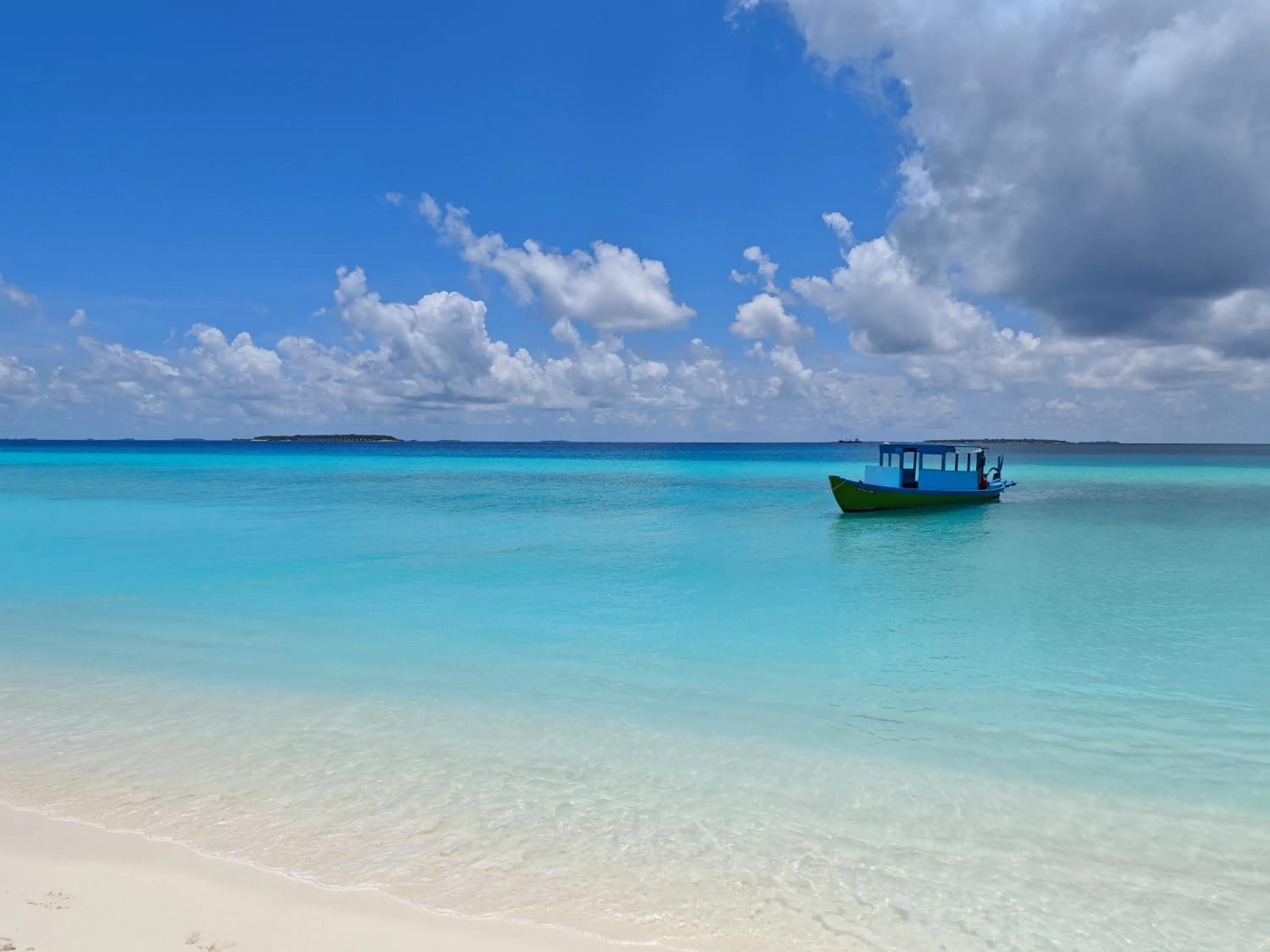 Beach in Dhonfulhafi Beach View