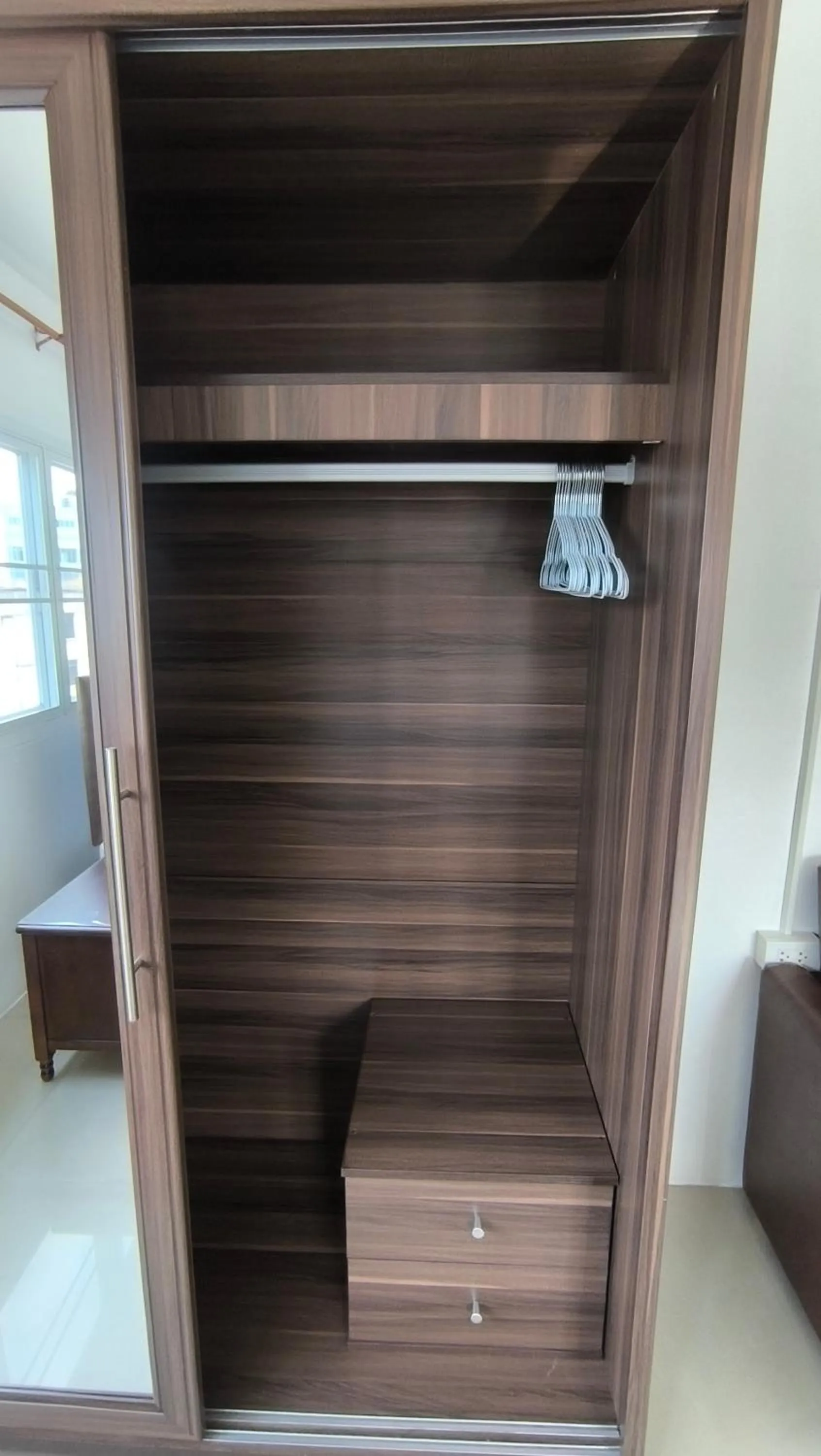 wardrobe in Southern Comfort Patong