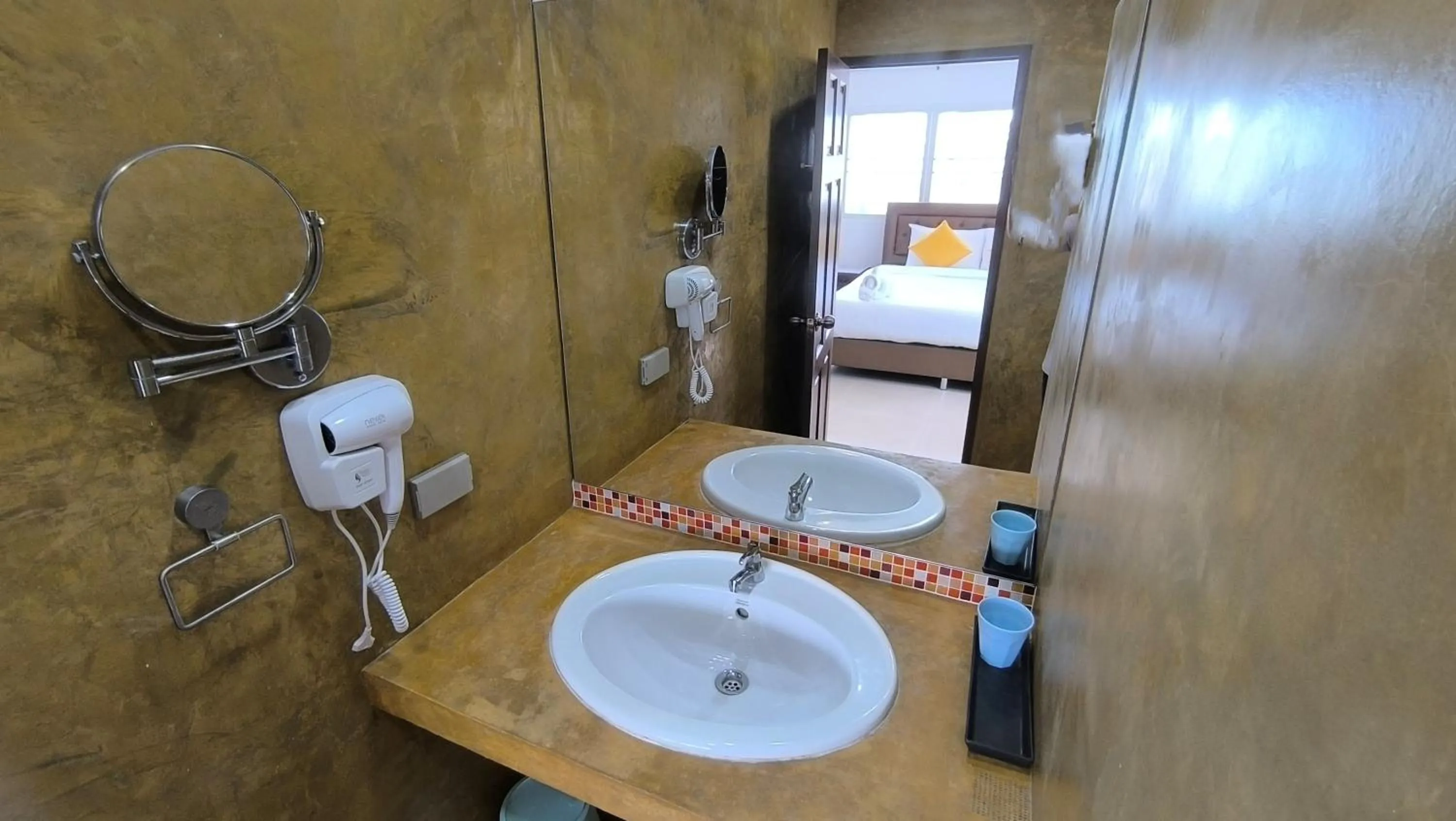 Bathroom in Southern Comfort Patong