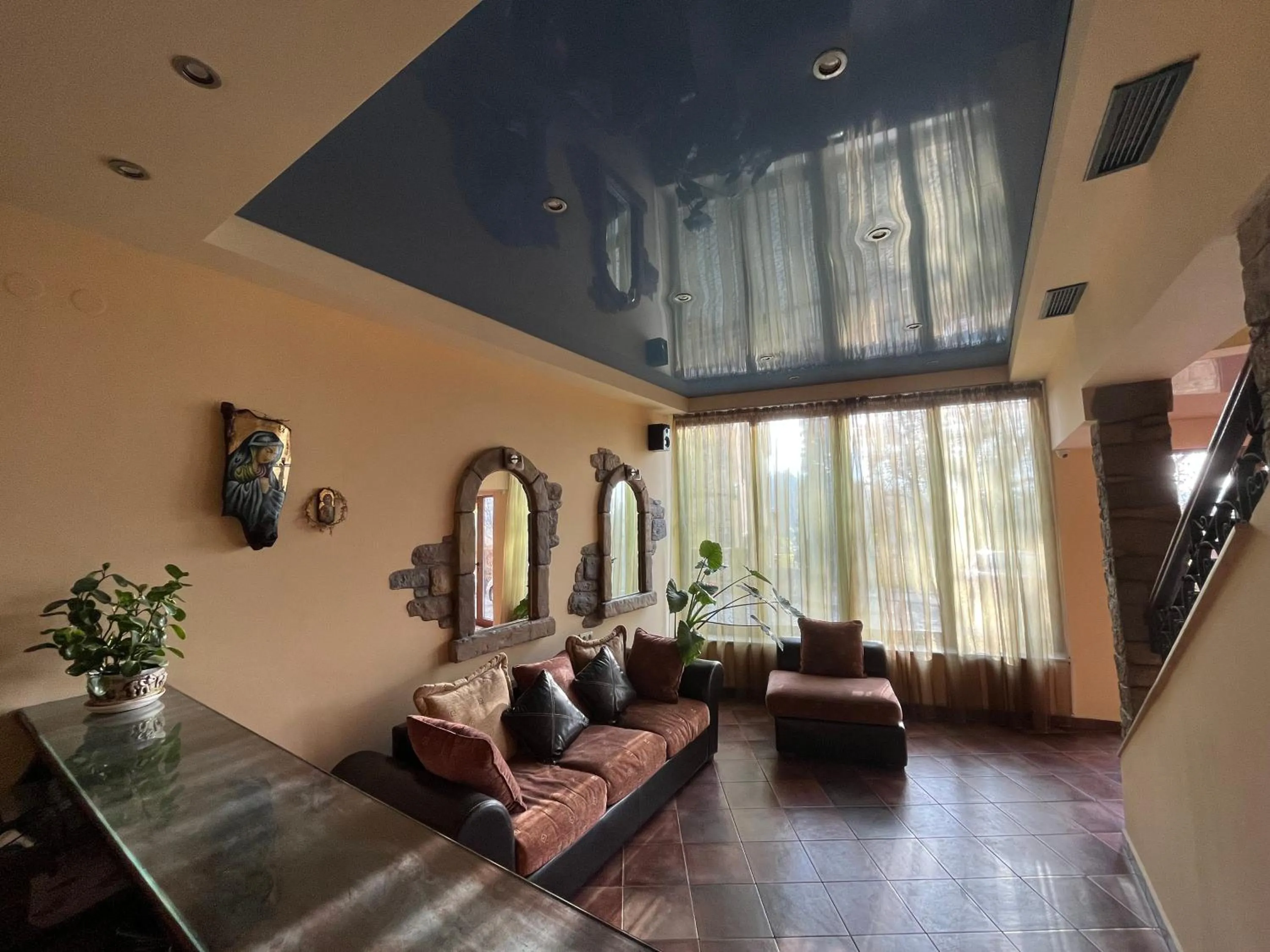 Living room in HOTEL BOLYARI