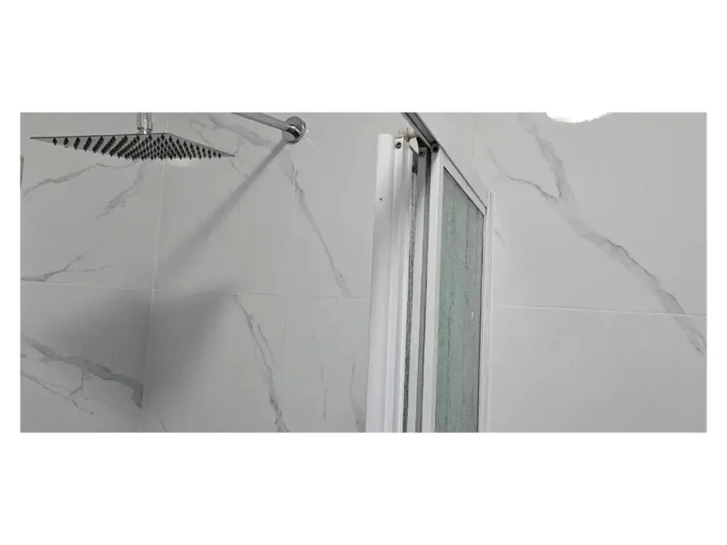 Bathroom in Goshen Lodge Fitzroy