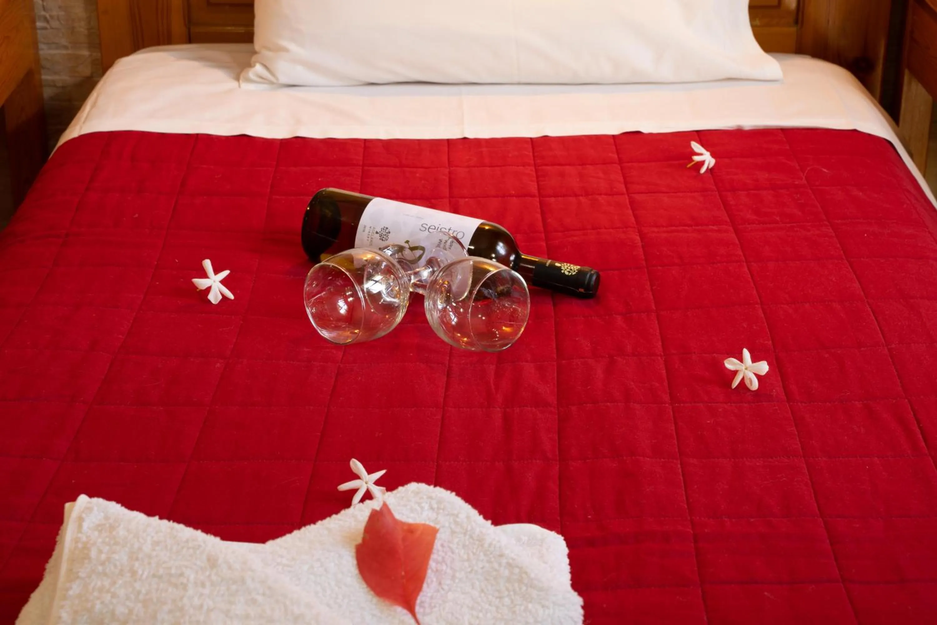 Drinks, Bed in Dimitris Villa Hotel