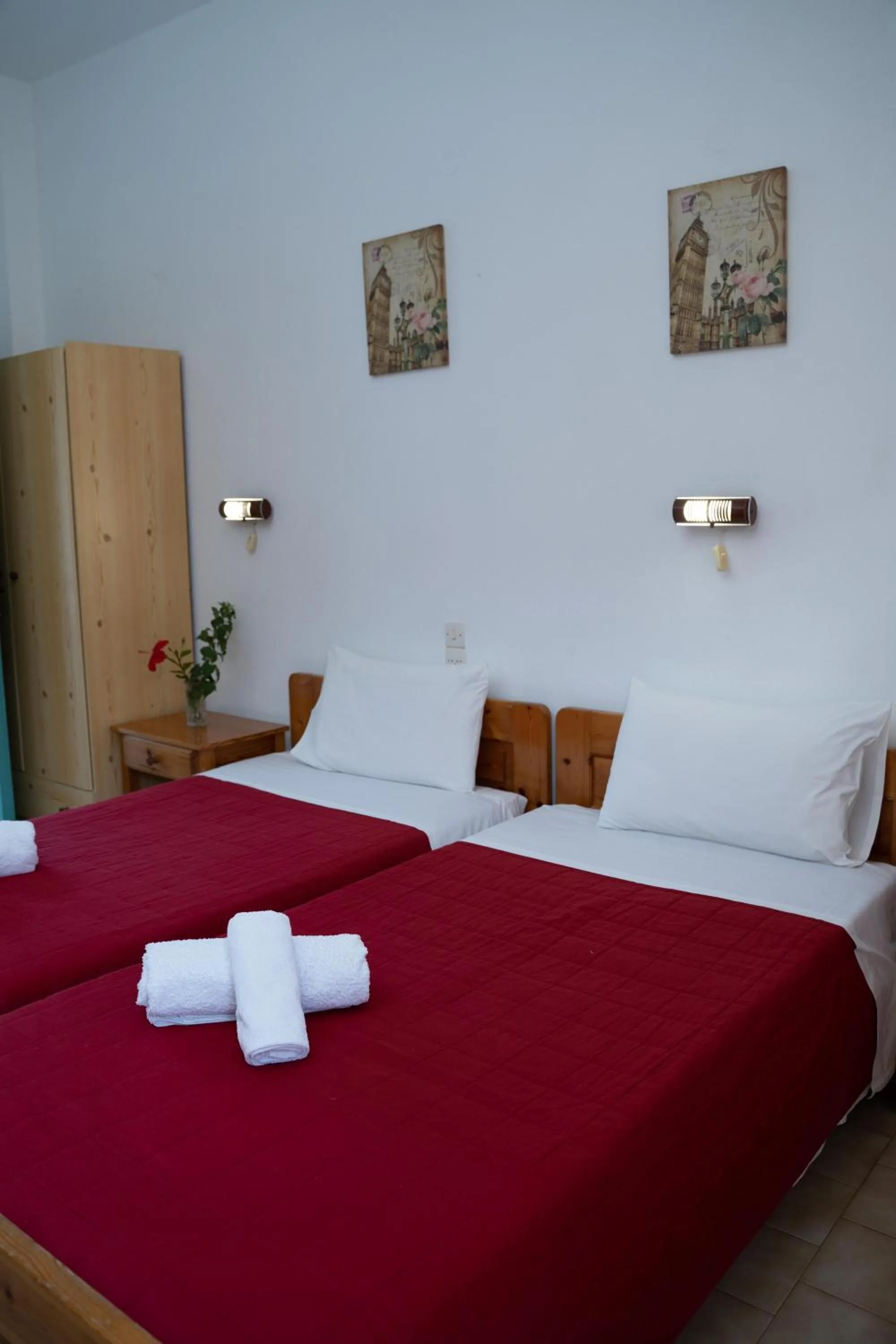 Bed in Dimitris Villa Hotel
