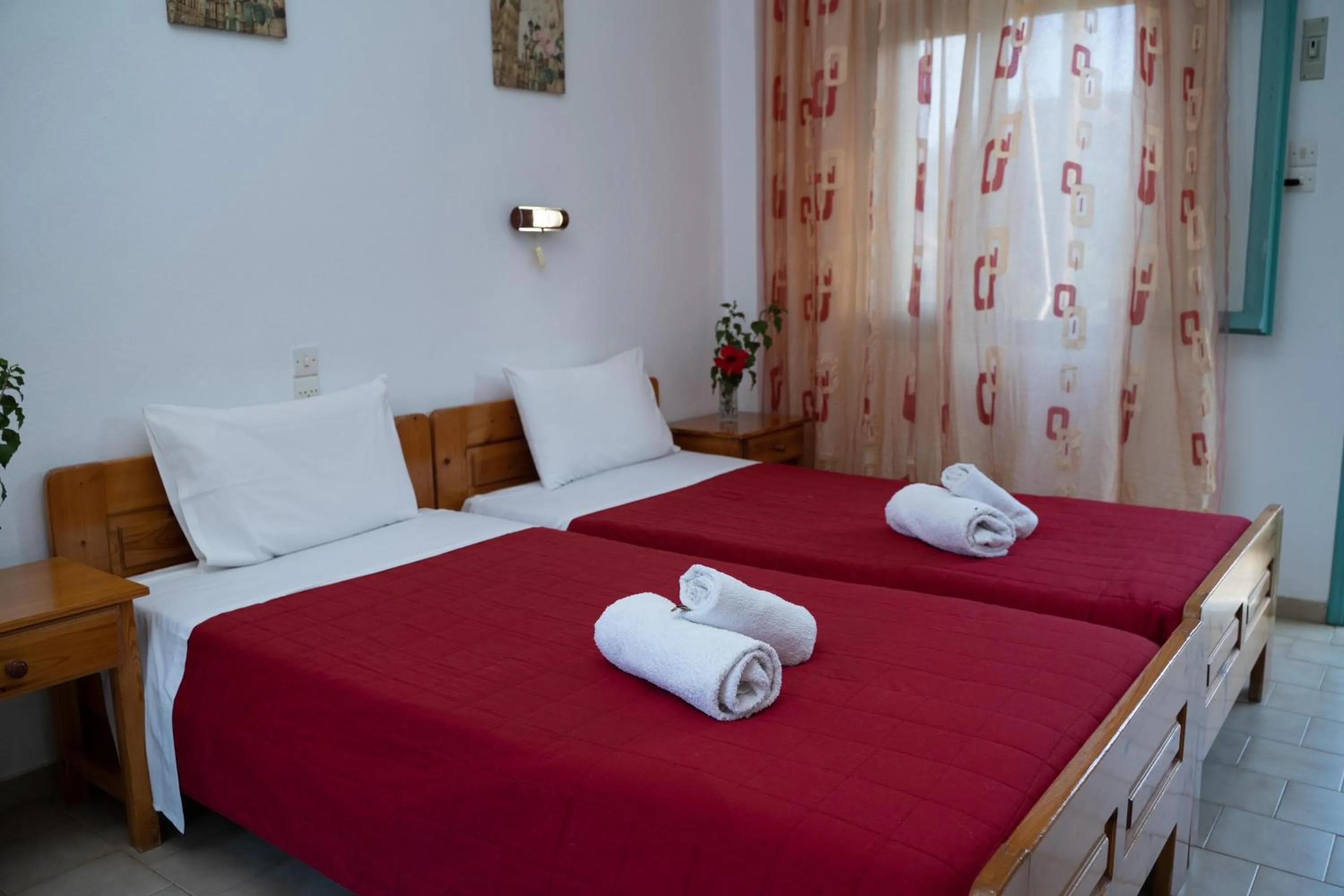 Photo of the whole room, Bed in Dimitris Villa Hotel