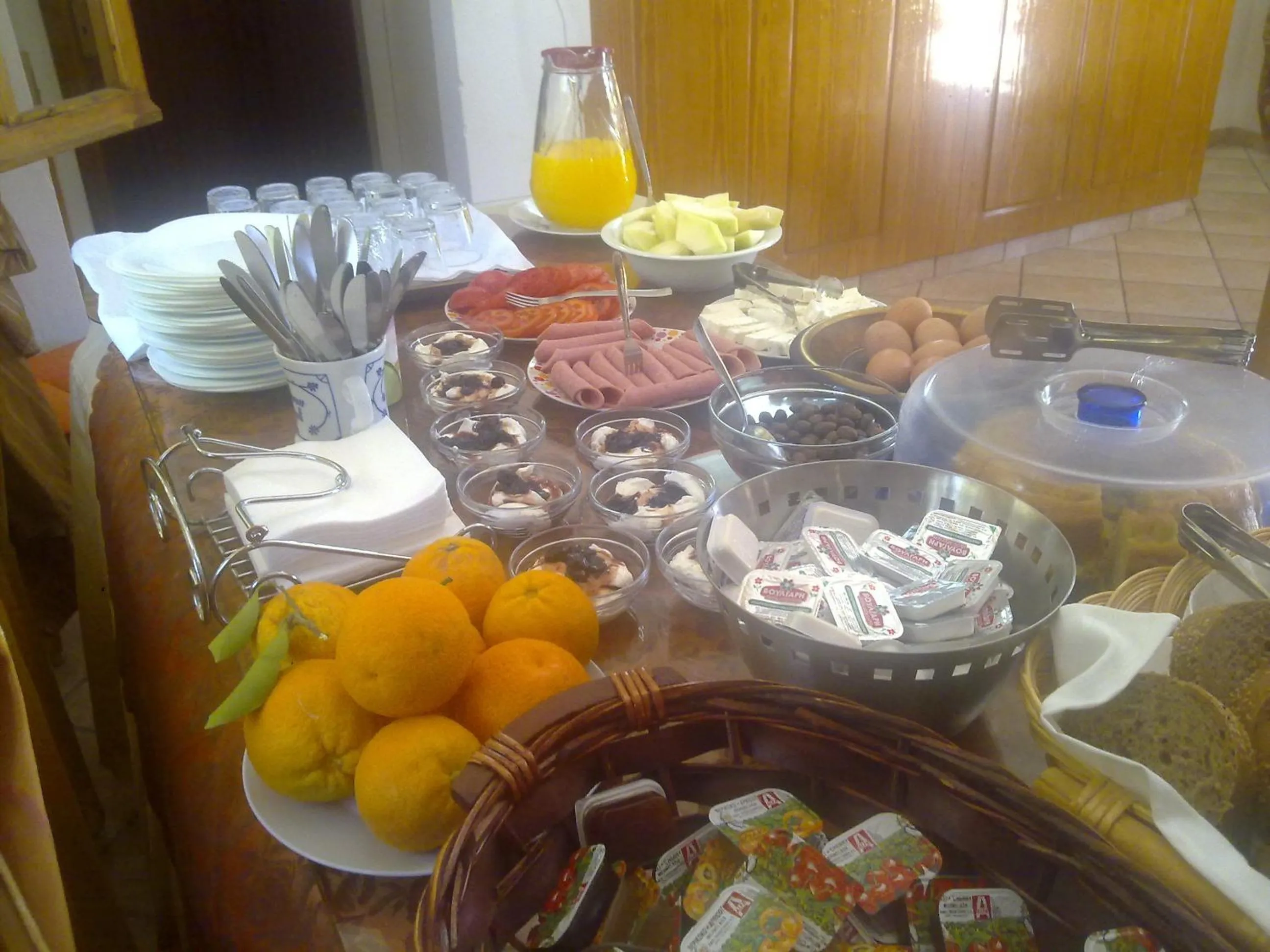 Food and drinks in Dimitris Villa Hotel