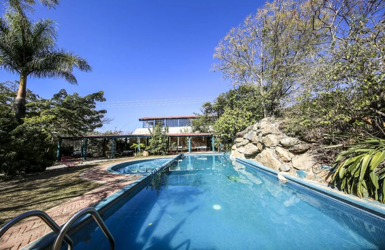 Swimming pool in Huayápam Yù'ú Lodge