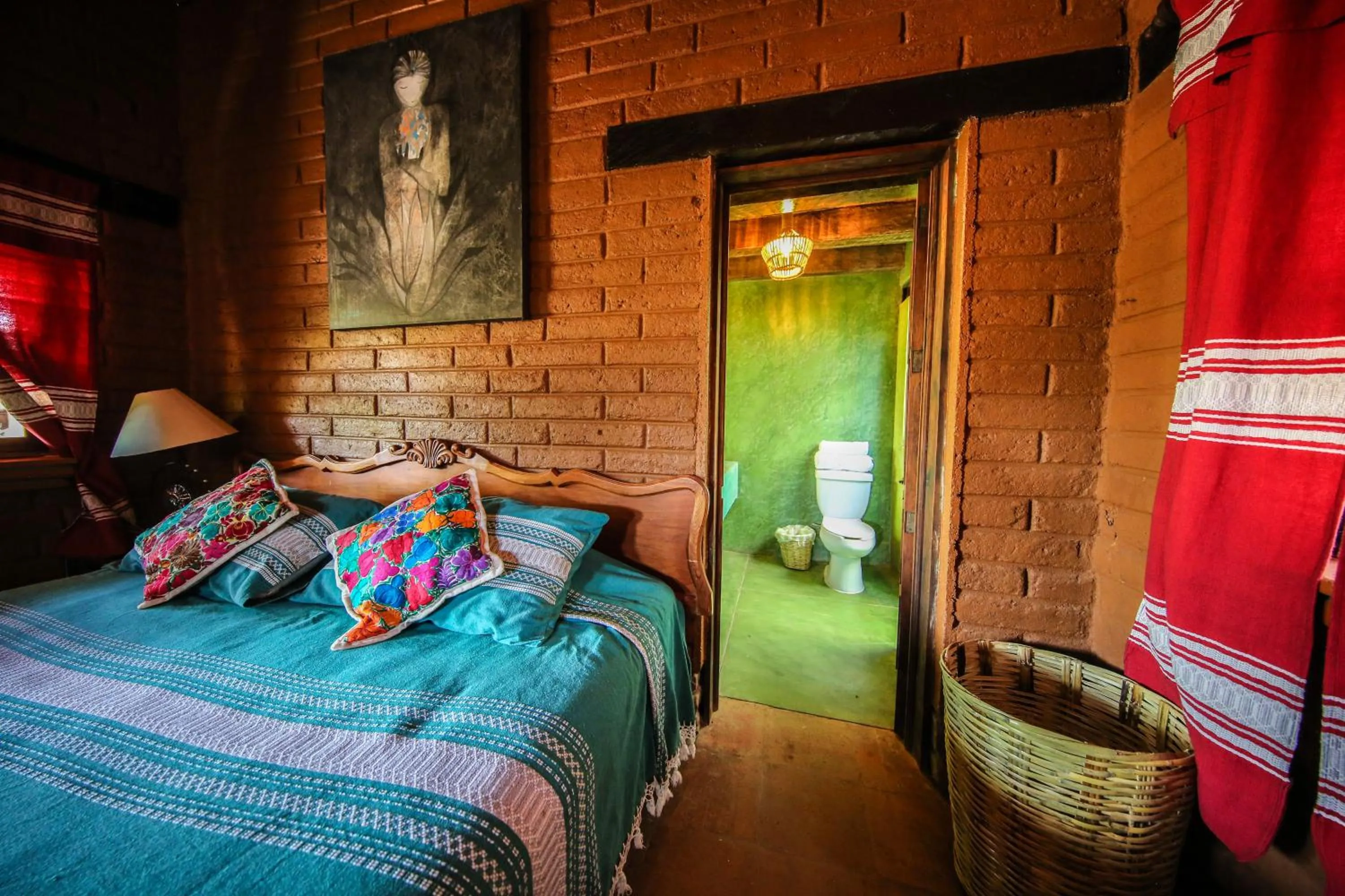 Toilet, Bed in Huayápam Yù'ú Lodge