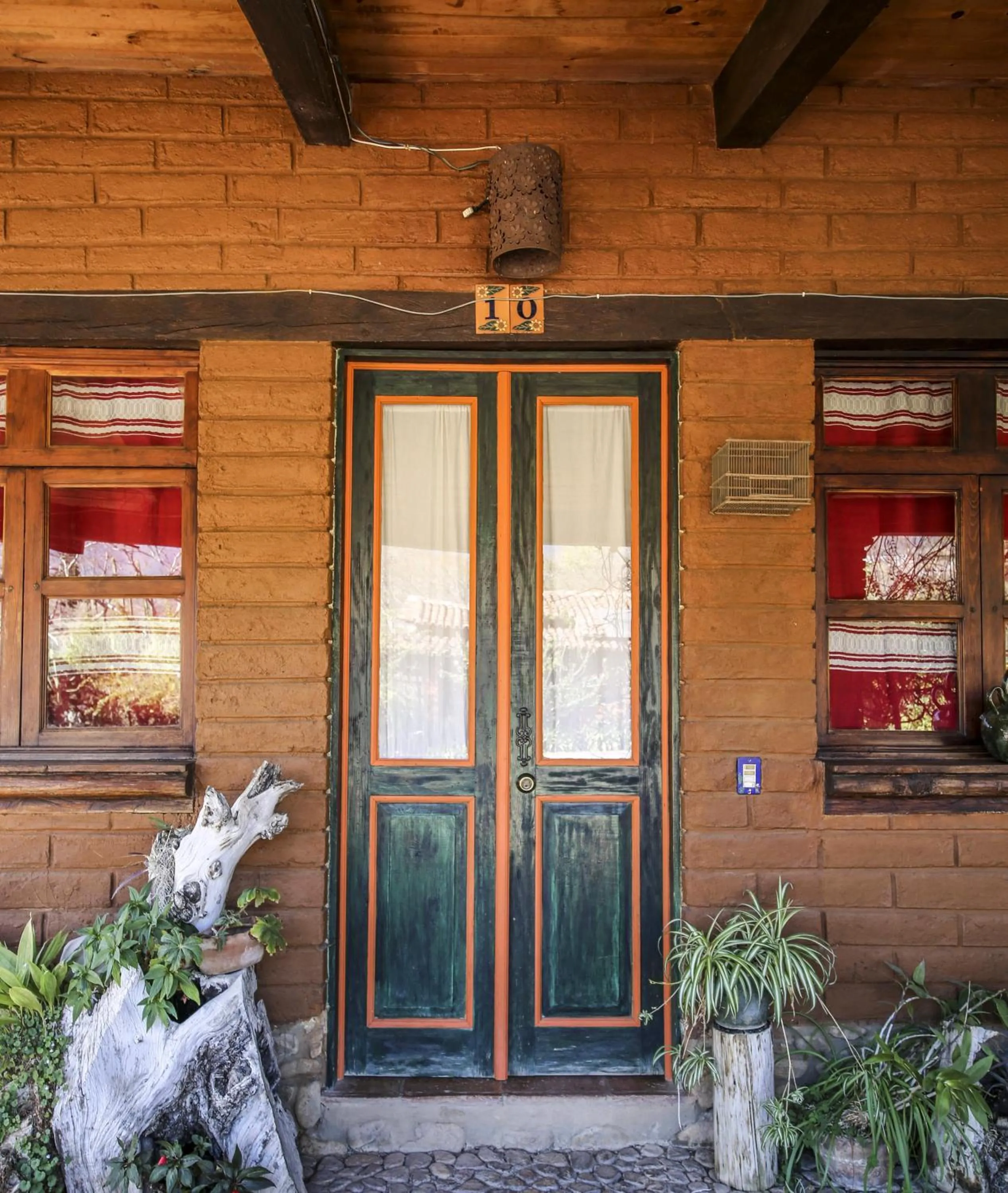 Facade/entrance in Huayápam Yù'ú Lodge