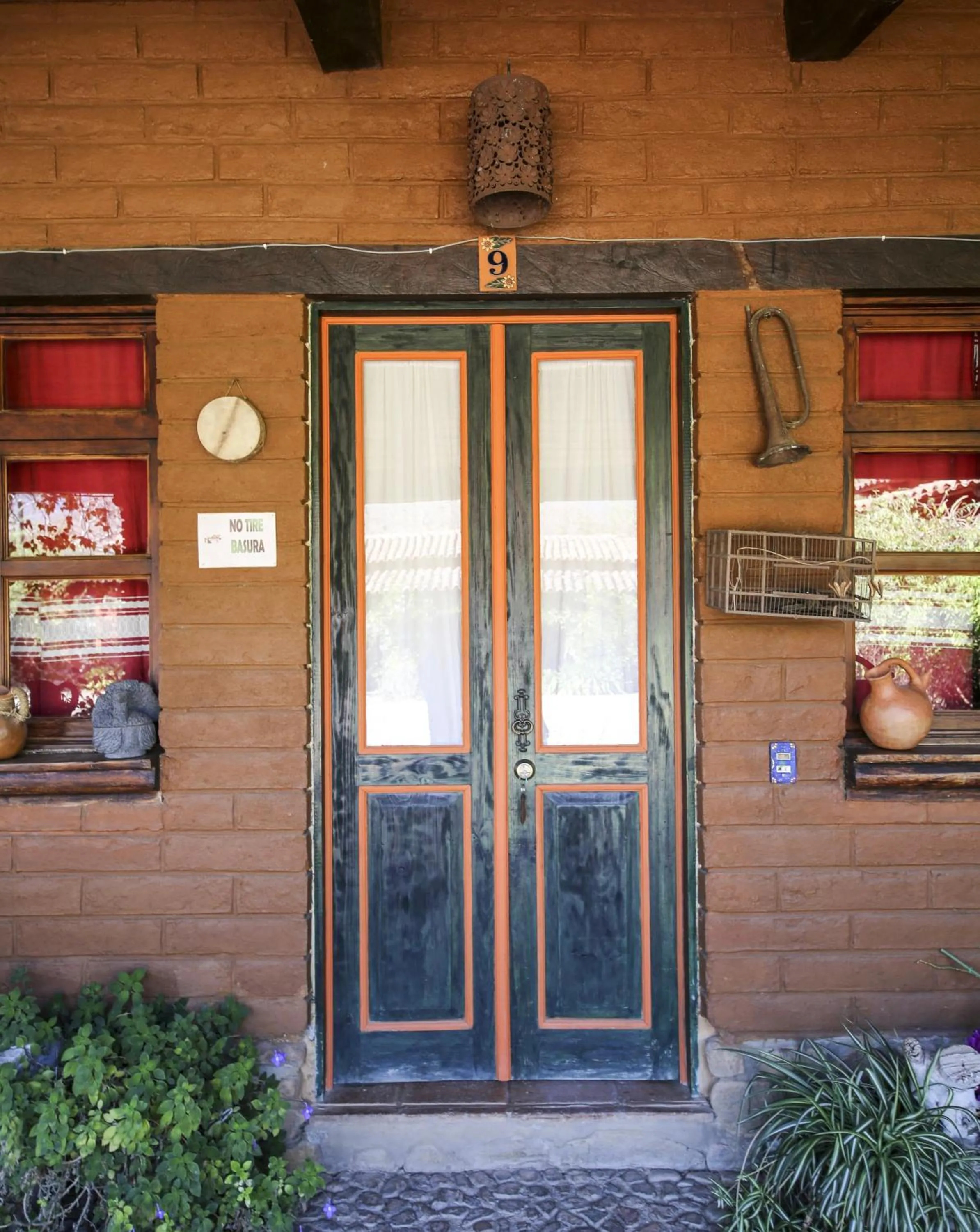 Facade/entrance in Huayápam Yù'ú Lodge
