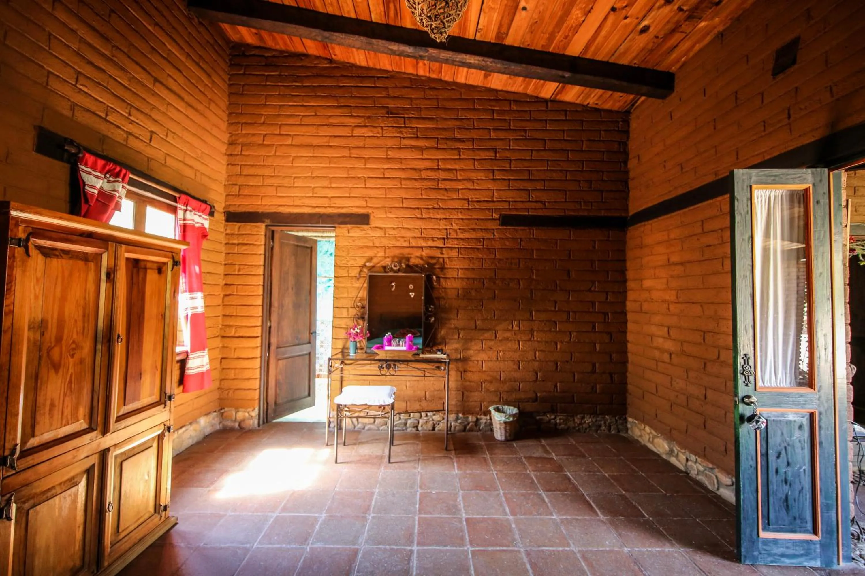 Photo of the whole room in Huayápam Yù'ú Lodge