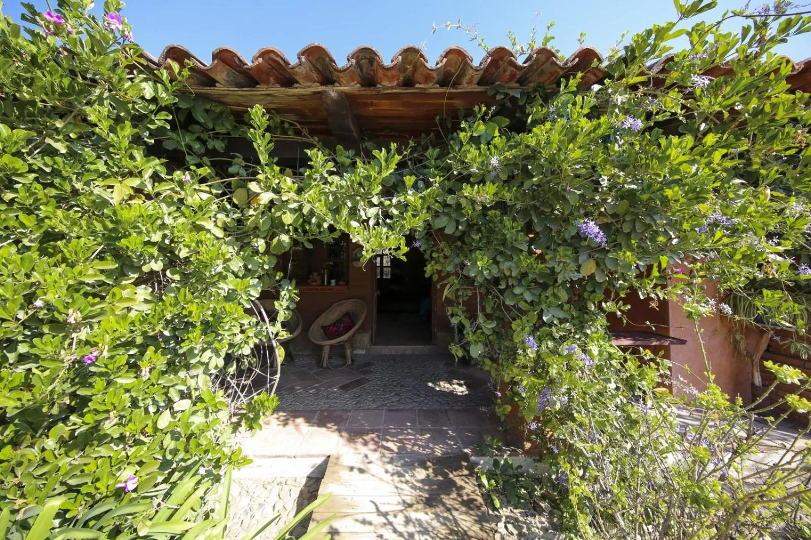 Facade/entrance in Huayápam Yù'ú Lodge