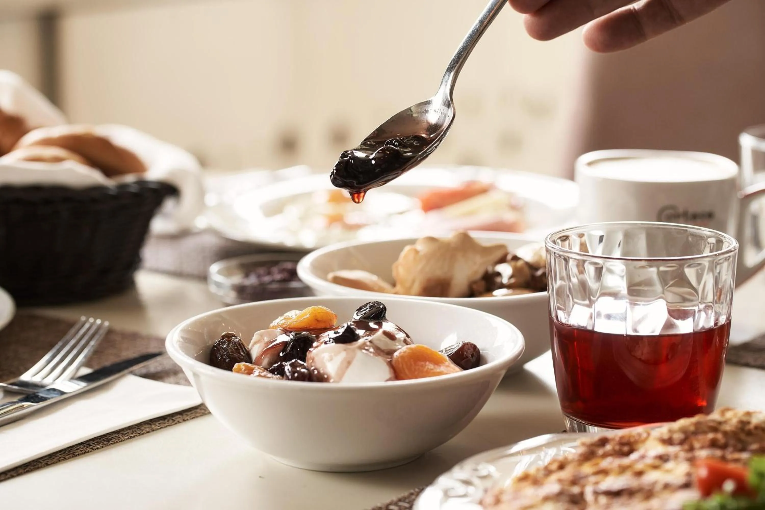 Restaurant/places to eat in Lato Boutique Hotel