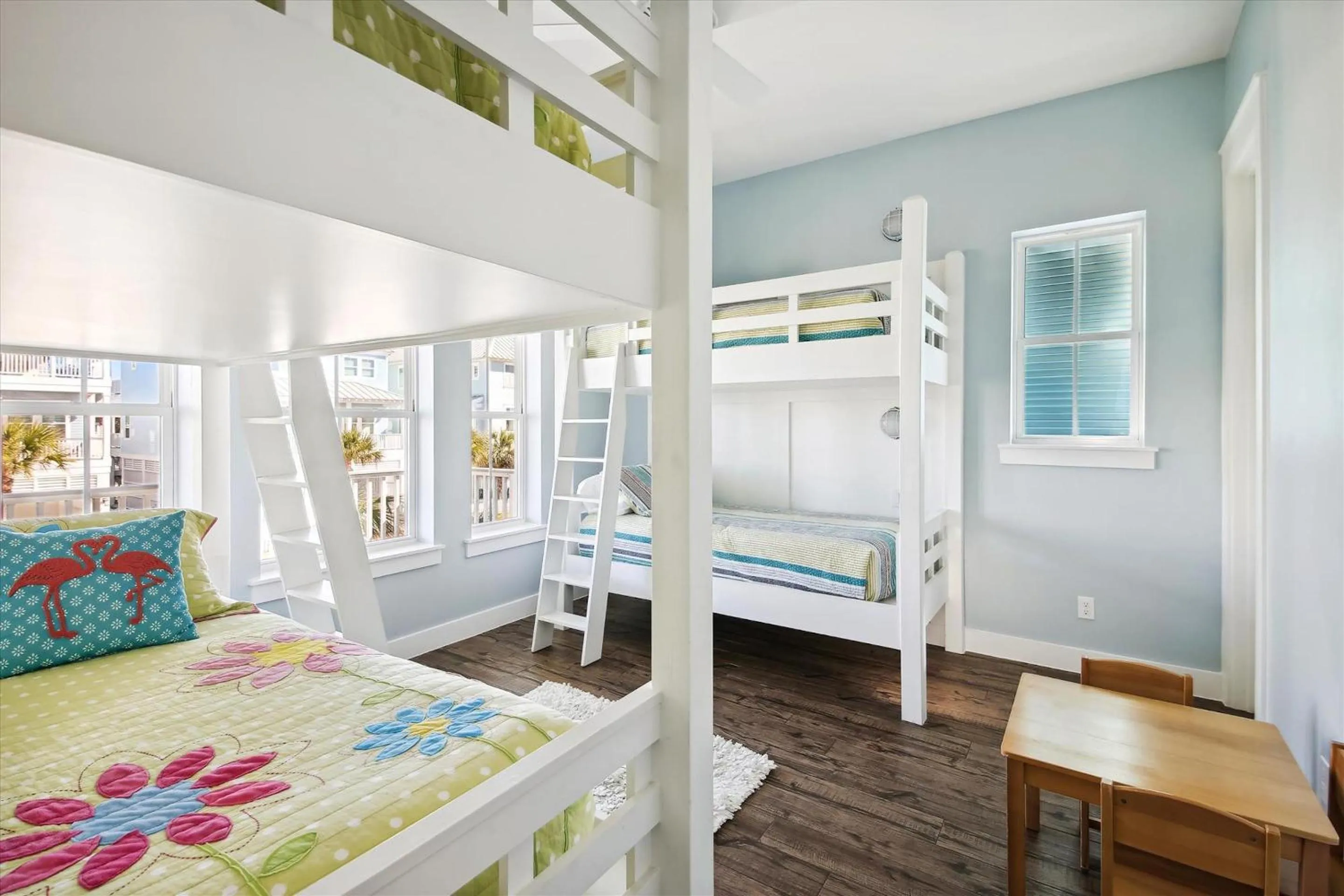 Property building, Bed in Key West