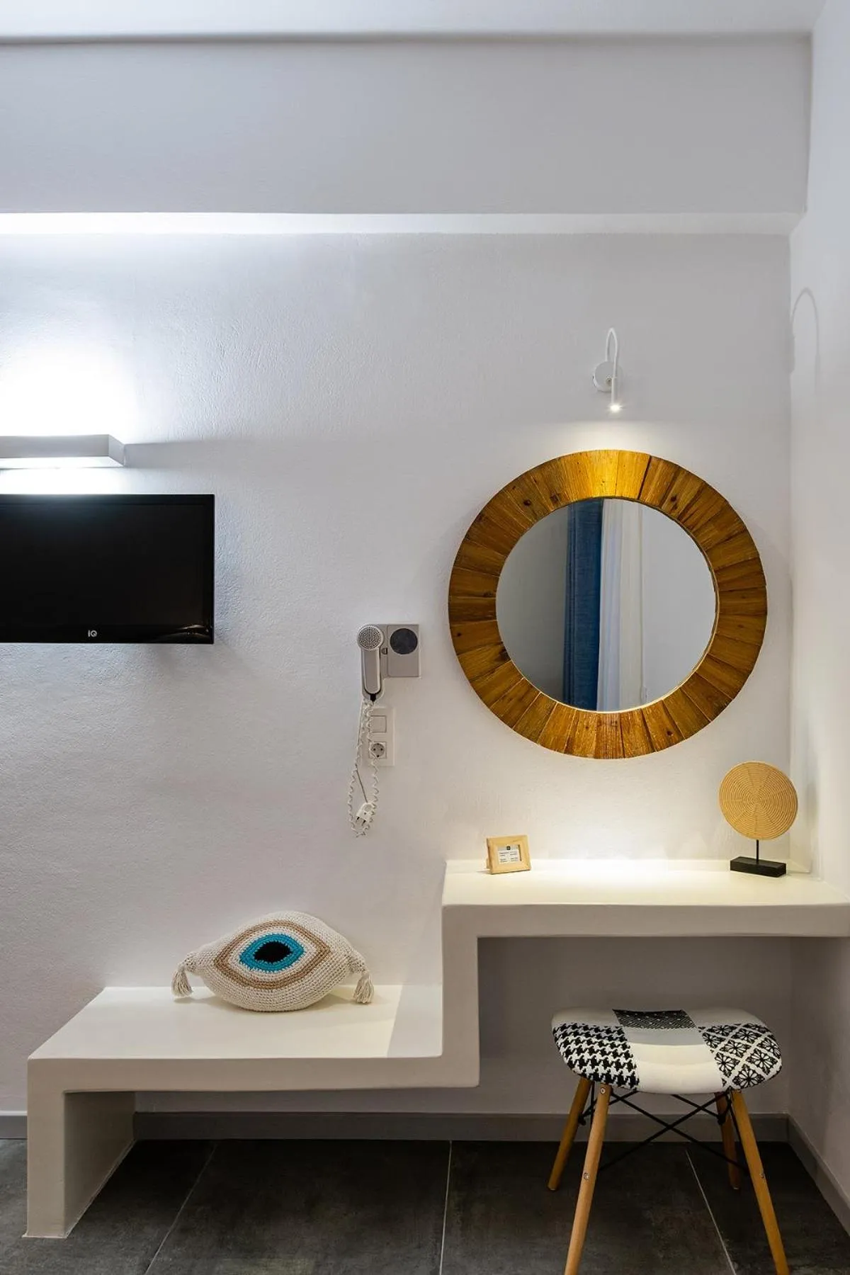 TV and multimedia in Dilion Hotel