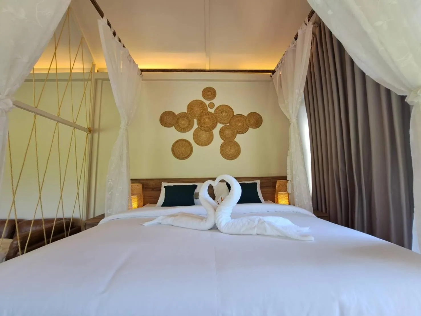 Bed in Baan Nai Baan Nok Resort