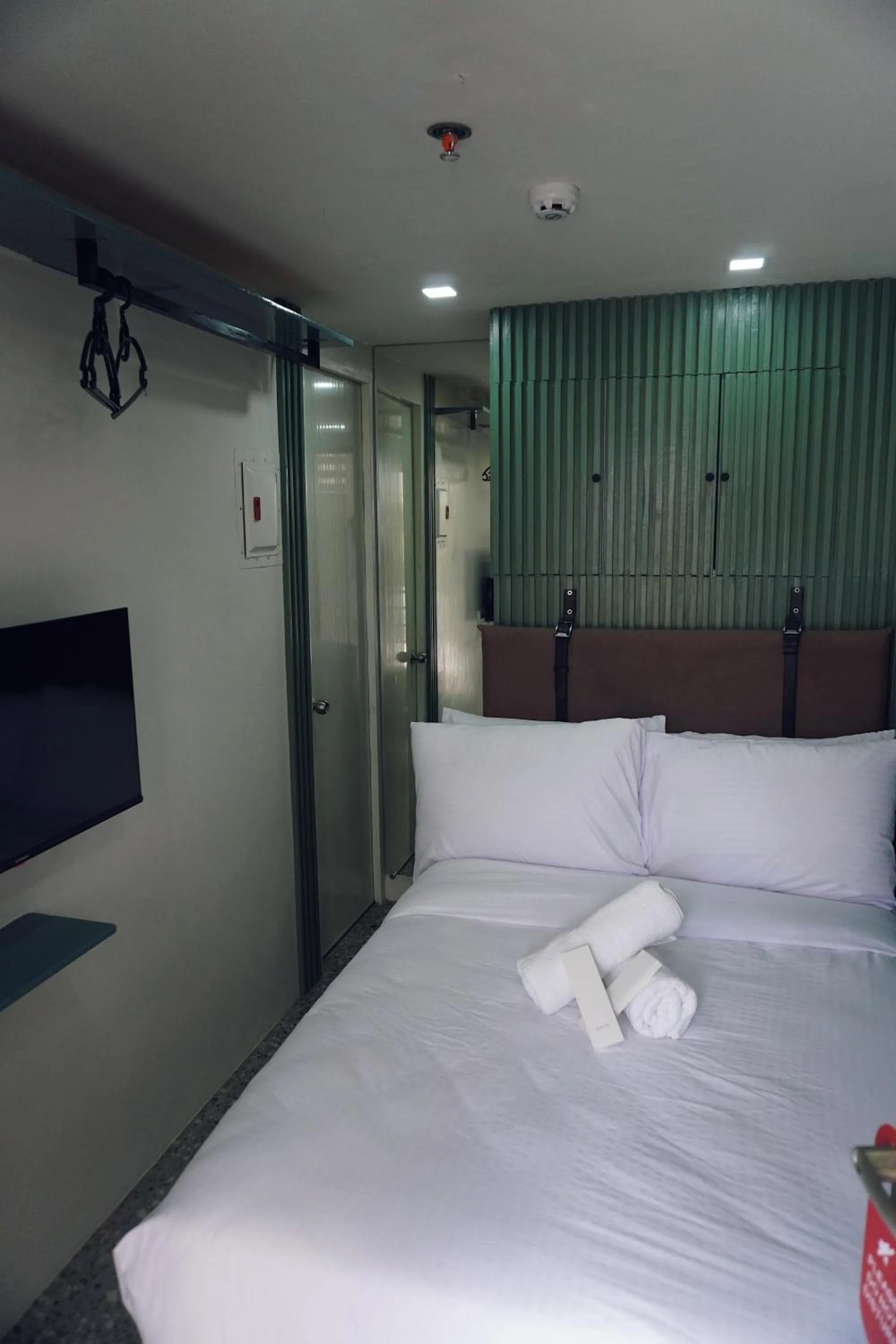 Bed in Cebu Backpackers Hostel