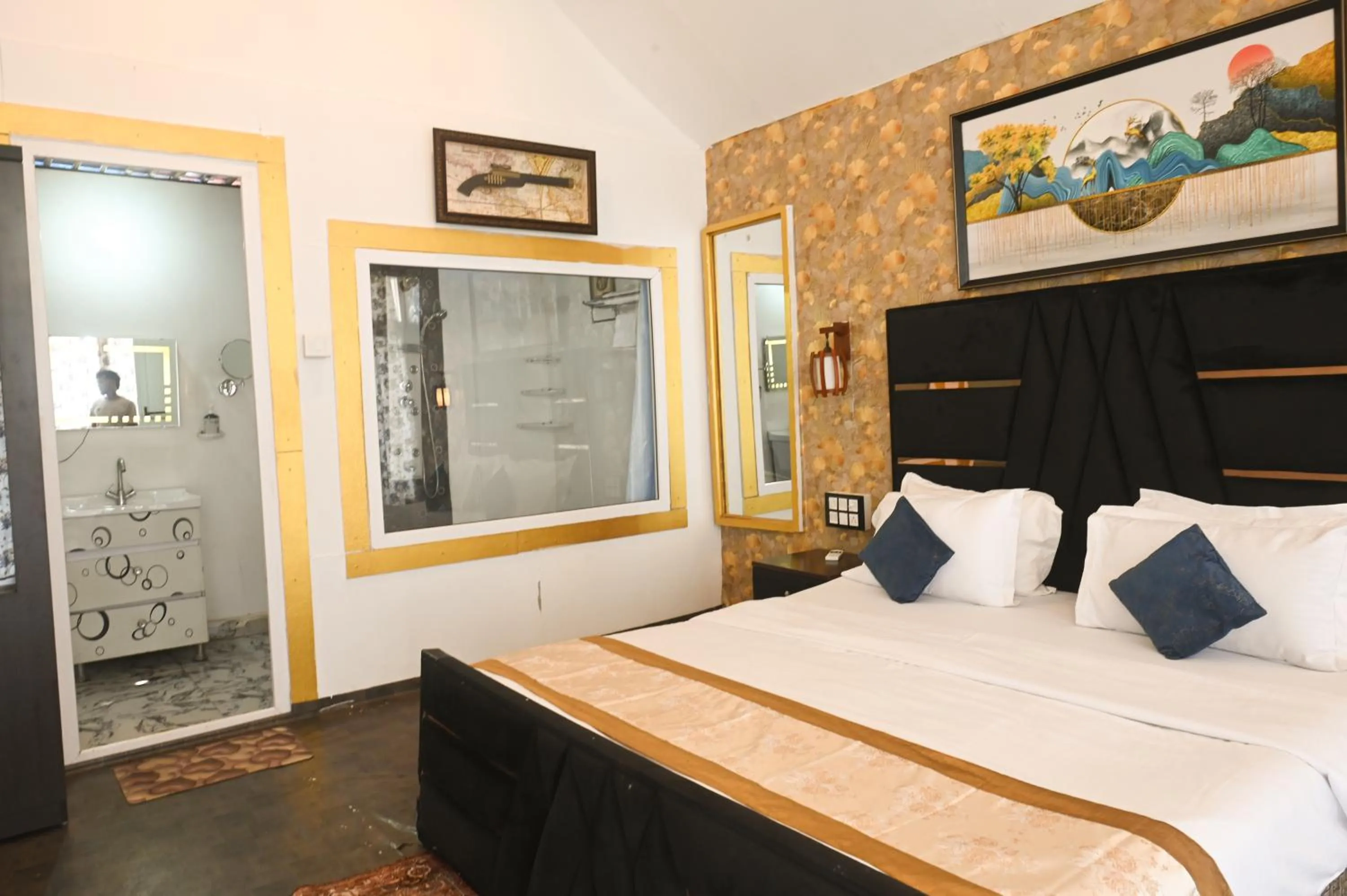 Shower, Bed in SUNBATH beach EXOTICA