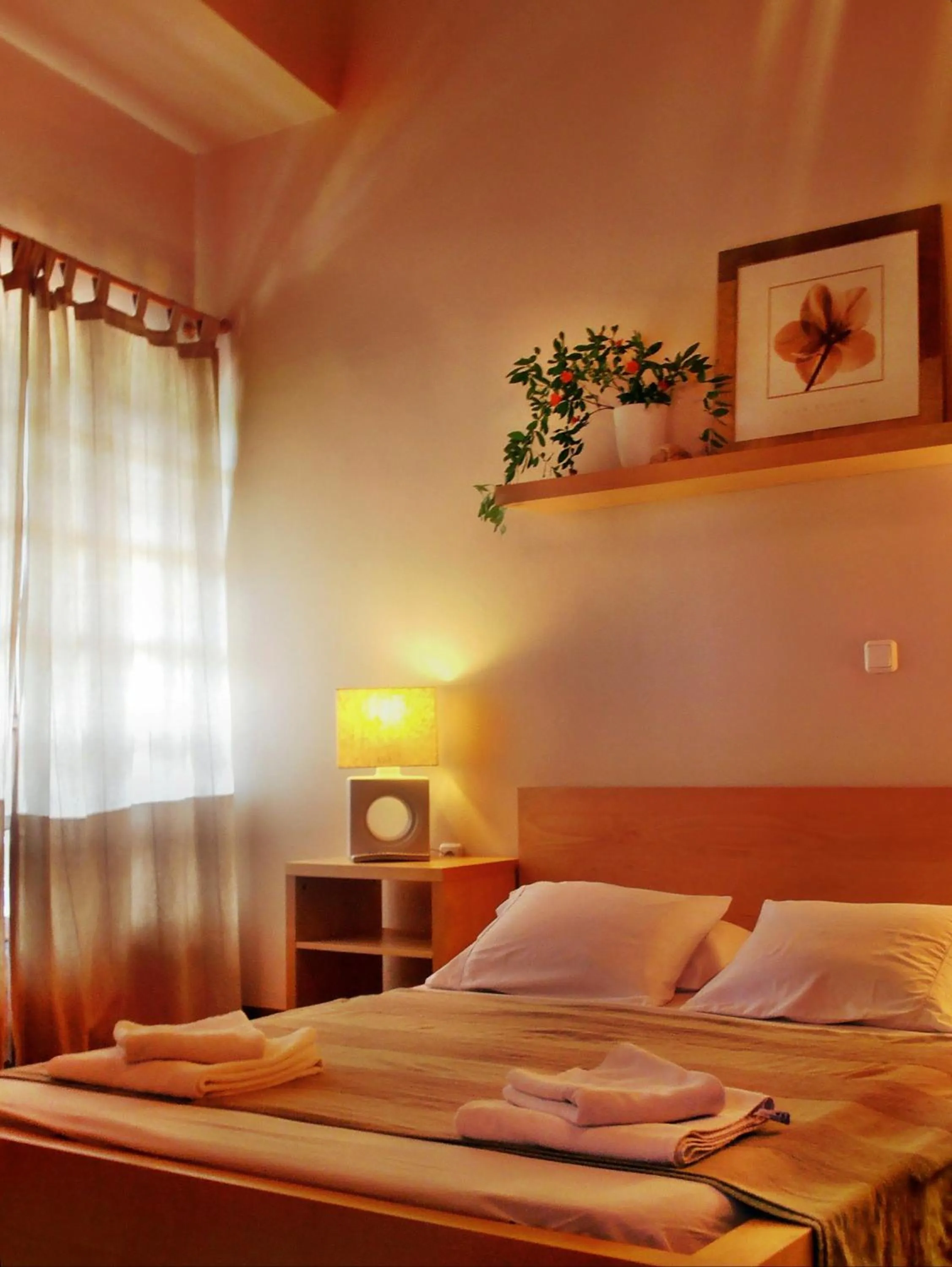 Bed in Ilios Studios