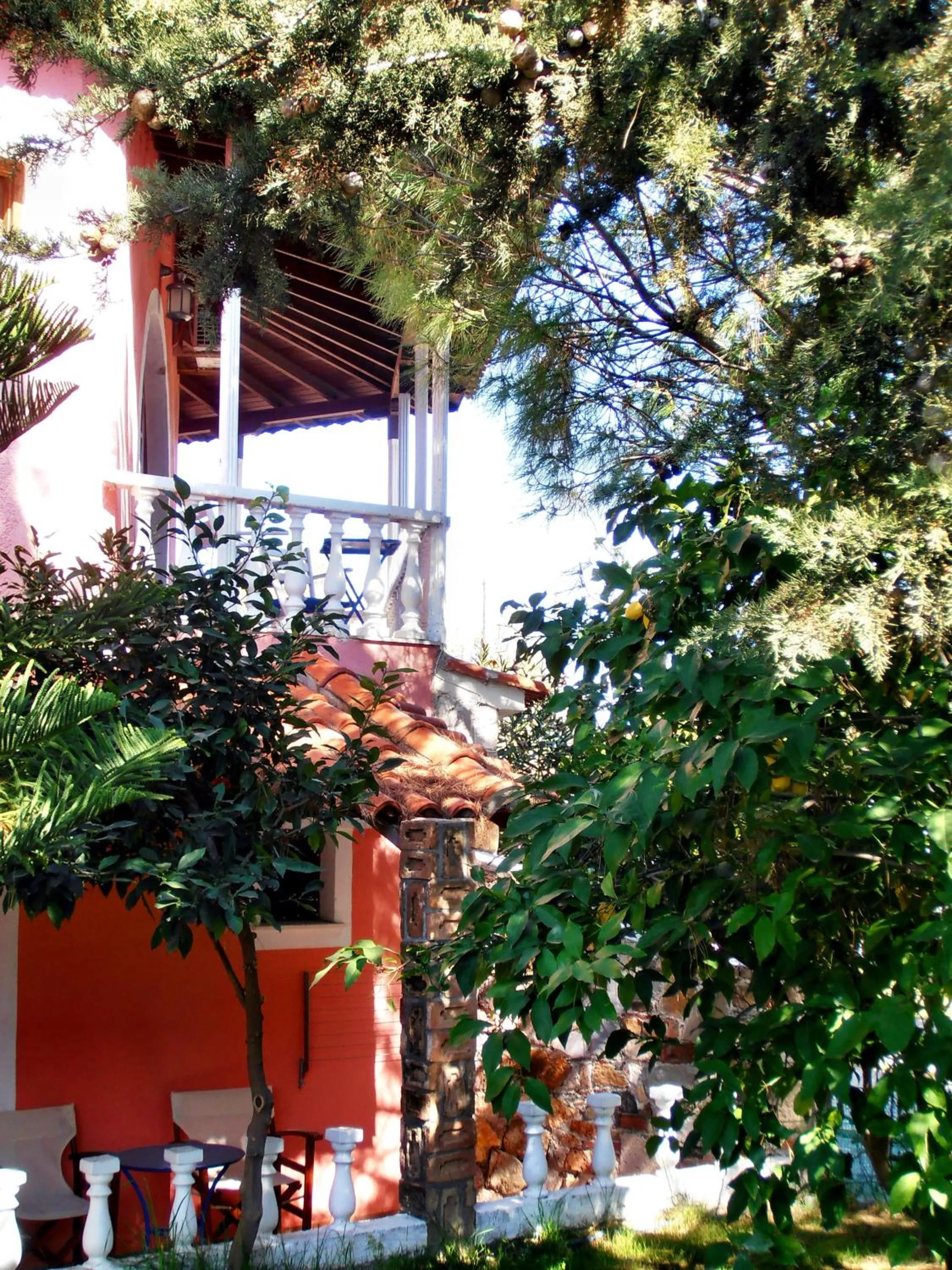 Facade/entrance in Ilios Studios