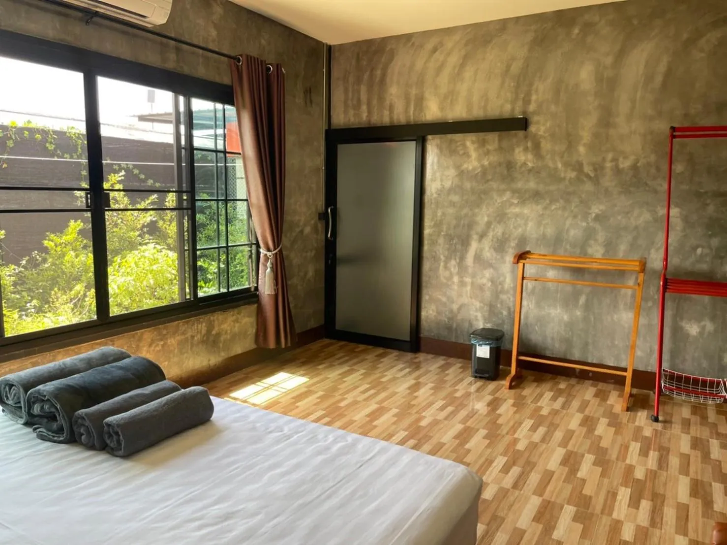Photo of the whole room, Bed in Yaowarate Sport Club and Resort ไร่เยาวเรศ