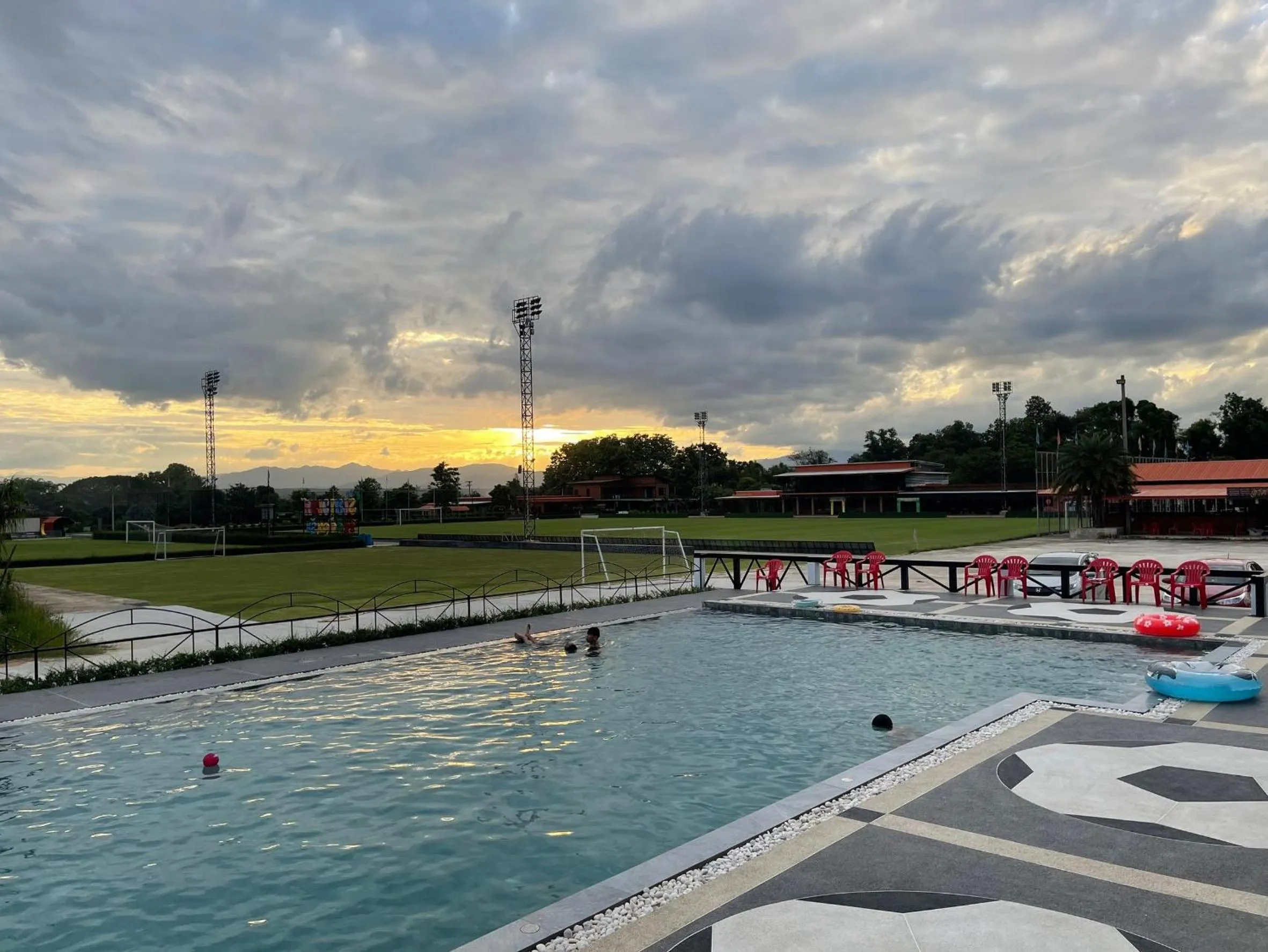 Swimming pool in Yaowarate Sport Club and Resort ไร่เยาวเรศ