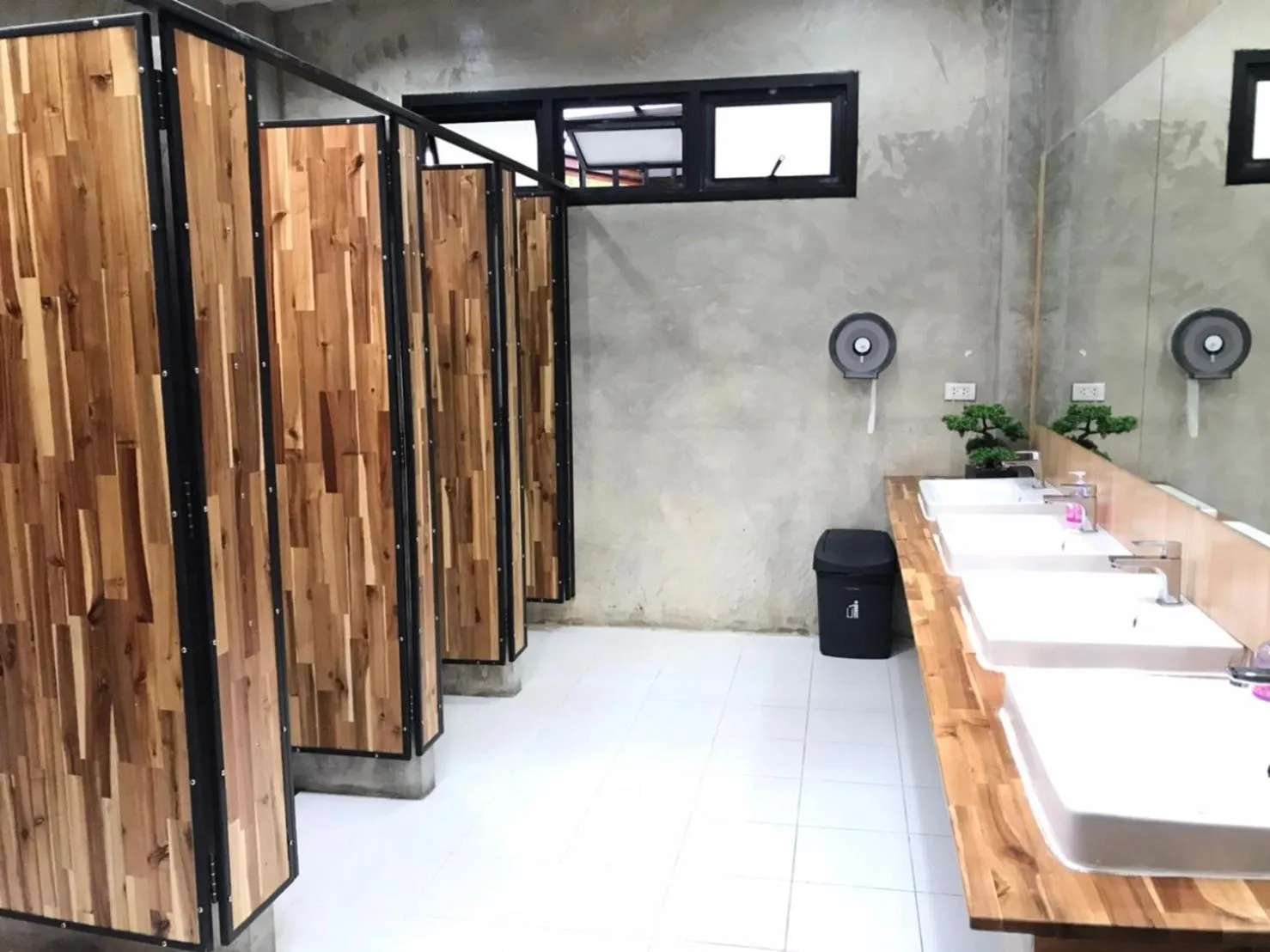 Bathroom in Yaowarate Sport Club and Resort ไร่เยาวเรศ