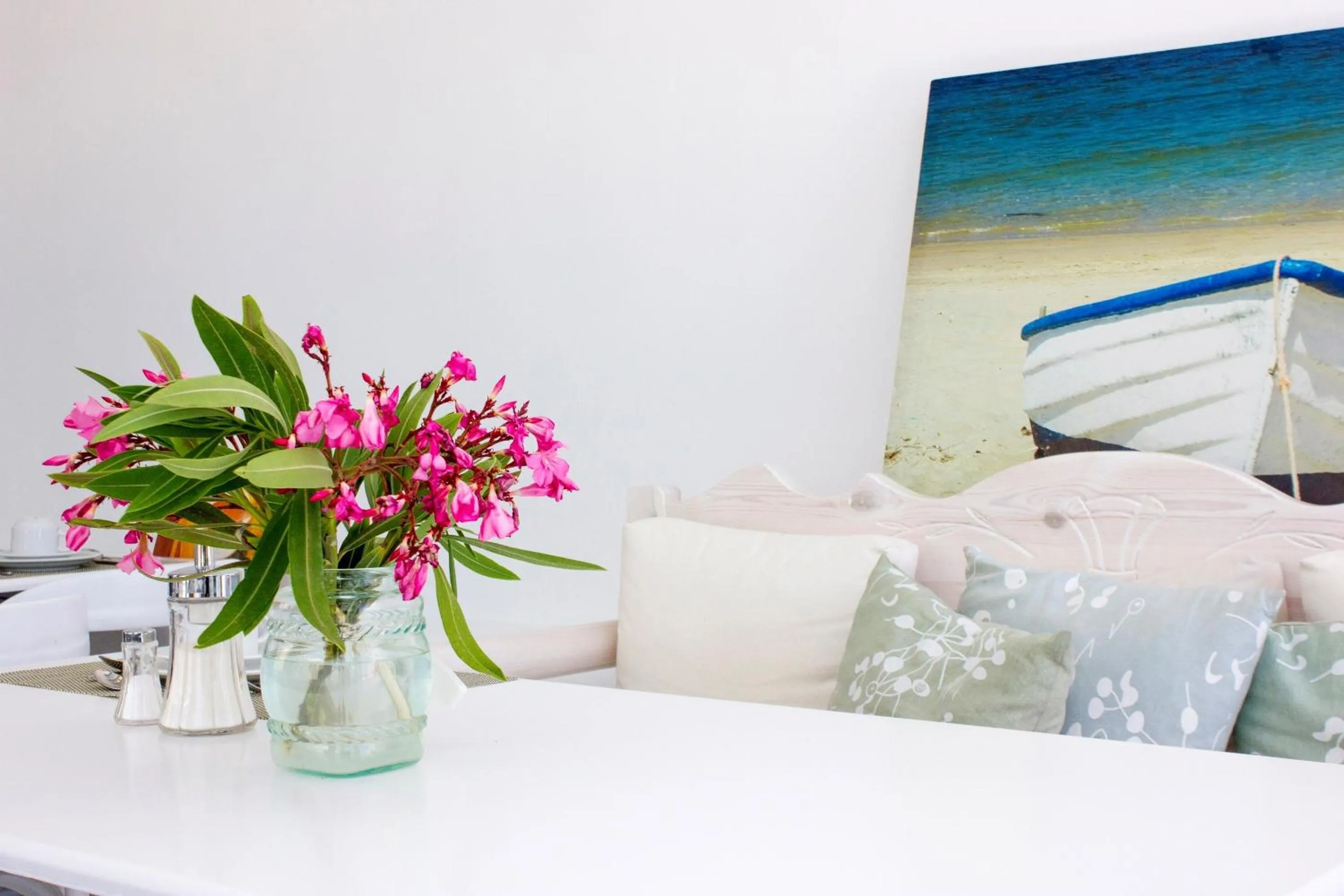 Restaurant/places to eat, Bed in Hotel Spanelis