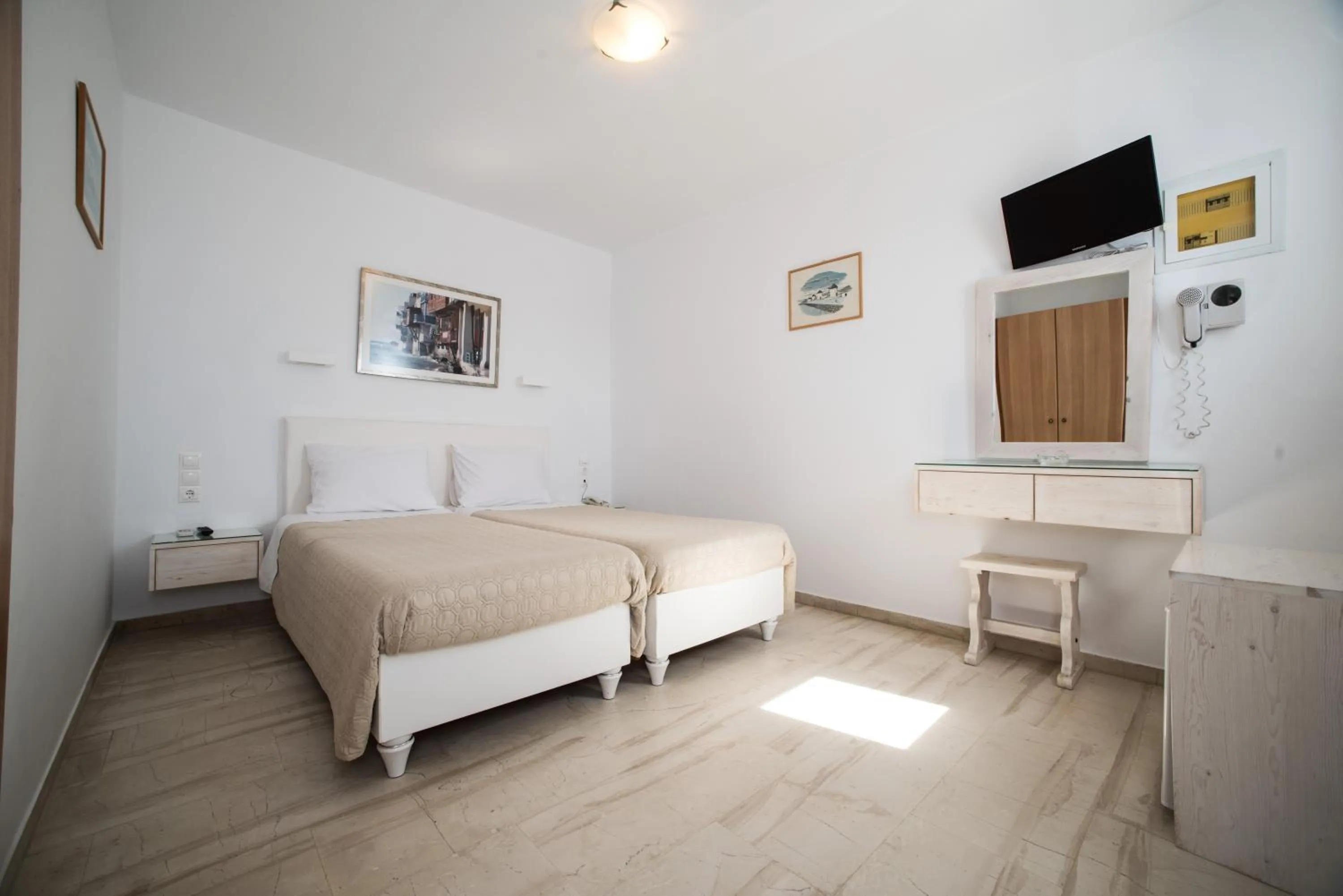 Photo of the whole room, Bed in Hotel Spanelis