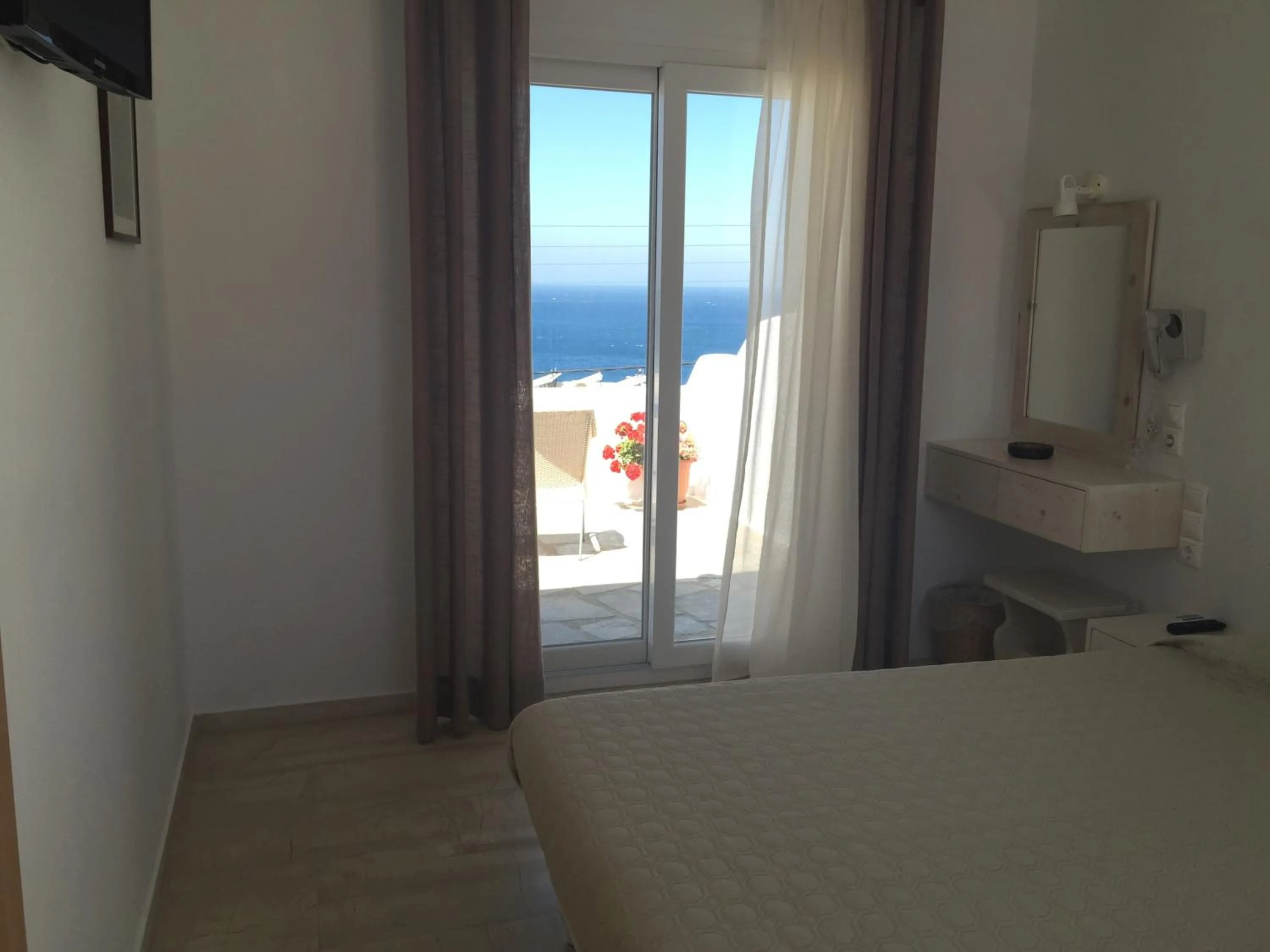 Decorative detail, Bed in Hotel Spanelis