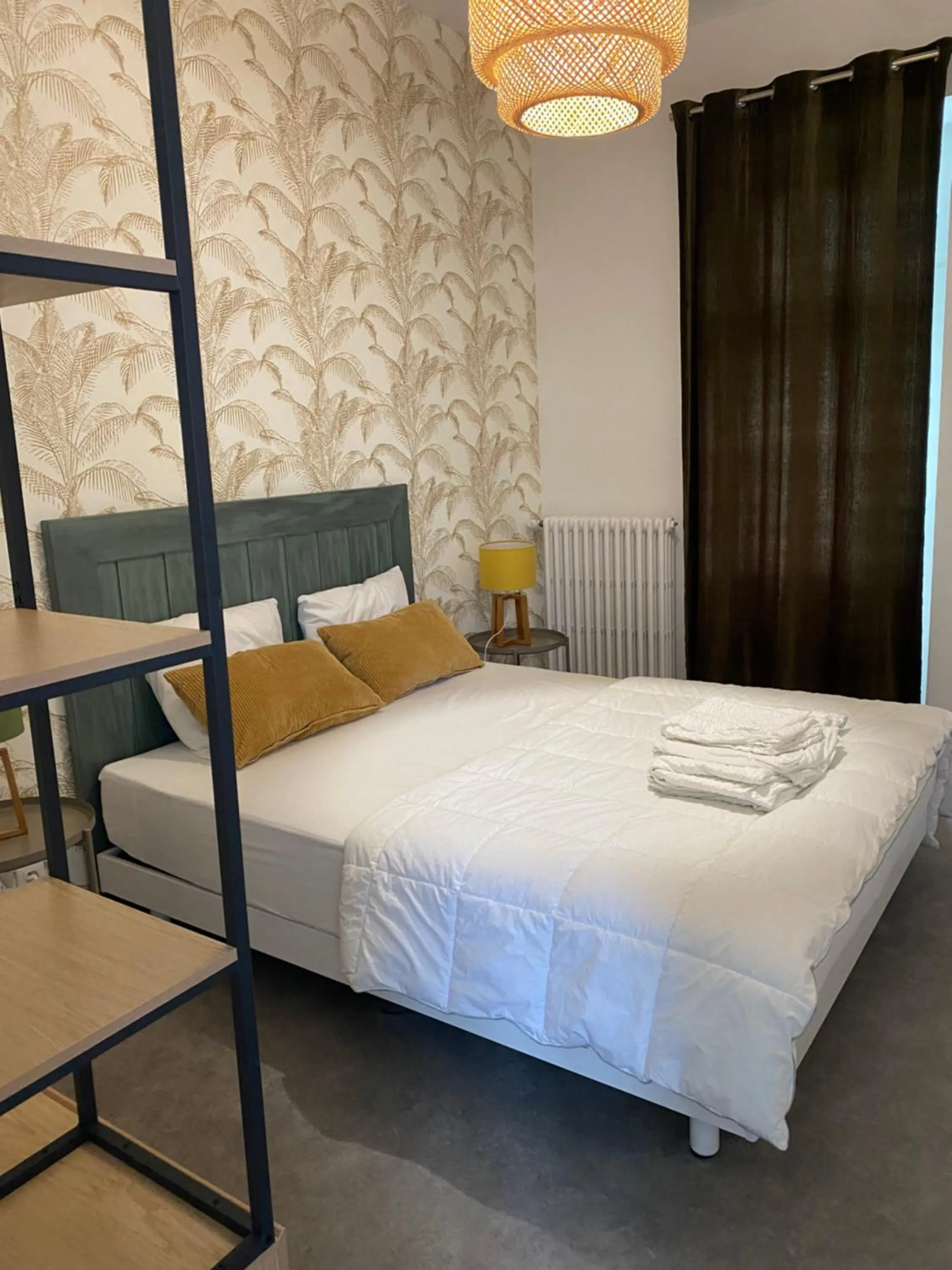 Bedroom, Bed in Clos des Chardons - Le Jardin