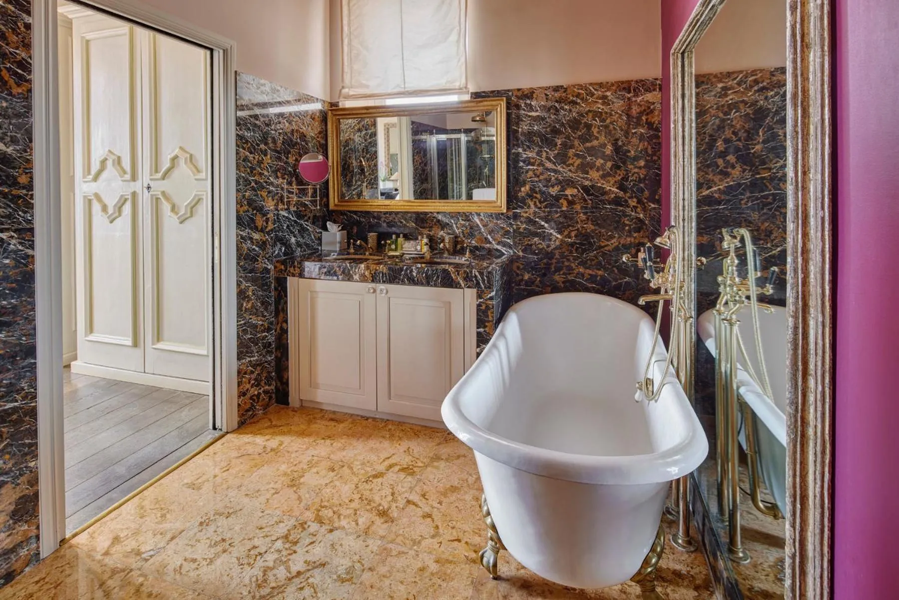 Bathroom in El Jebel